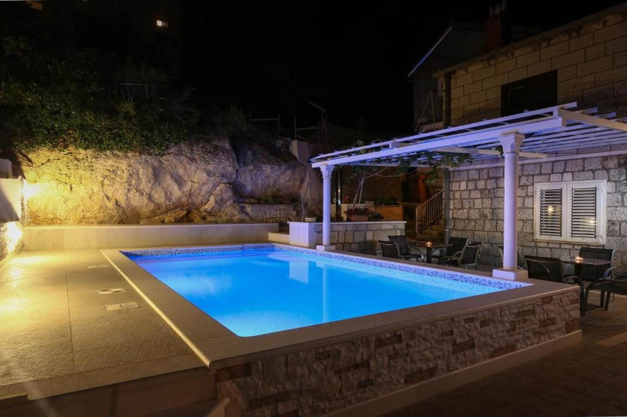 Guest House Kusalo- One Bedroom Apartment with Terrace (Apartman 4)-Schwimmbad