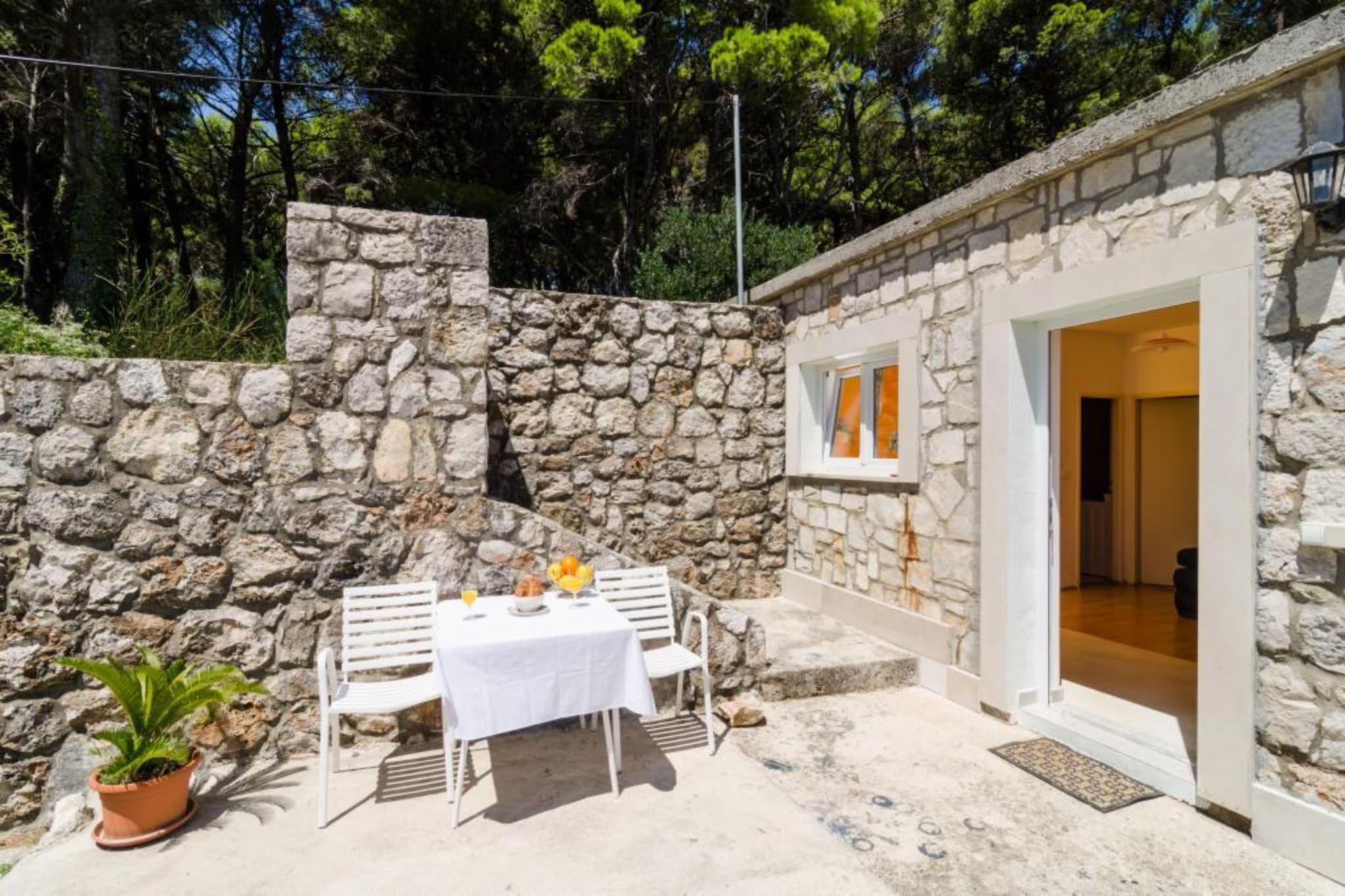 Apartments & Rooms Tapera- Comfort One-Bedroom Apartment with Terrace and Garden View ( NARANČASTI 1 )