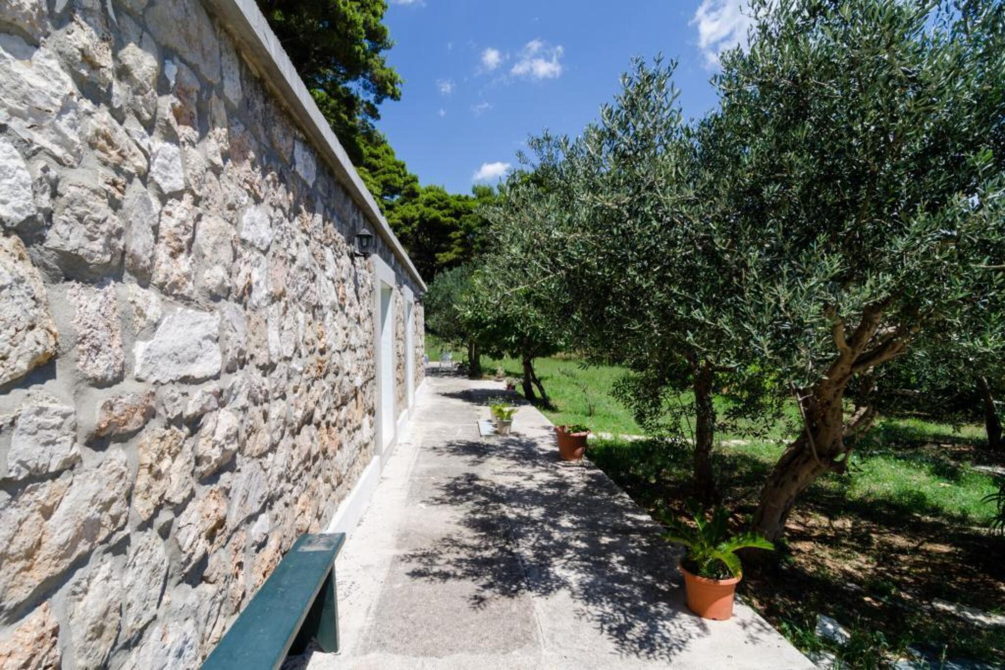 Apartments & Rooms Tapera- Comfort One-Bedroom Apartment with Terrace and Garden View ( NARANČASTI 1 )-Garten Sommer