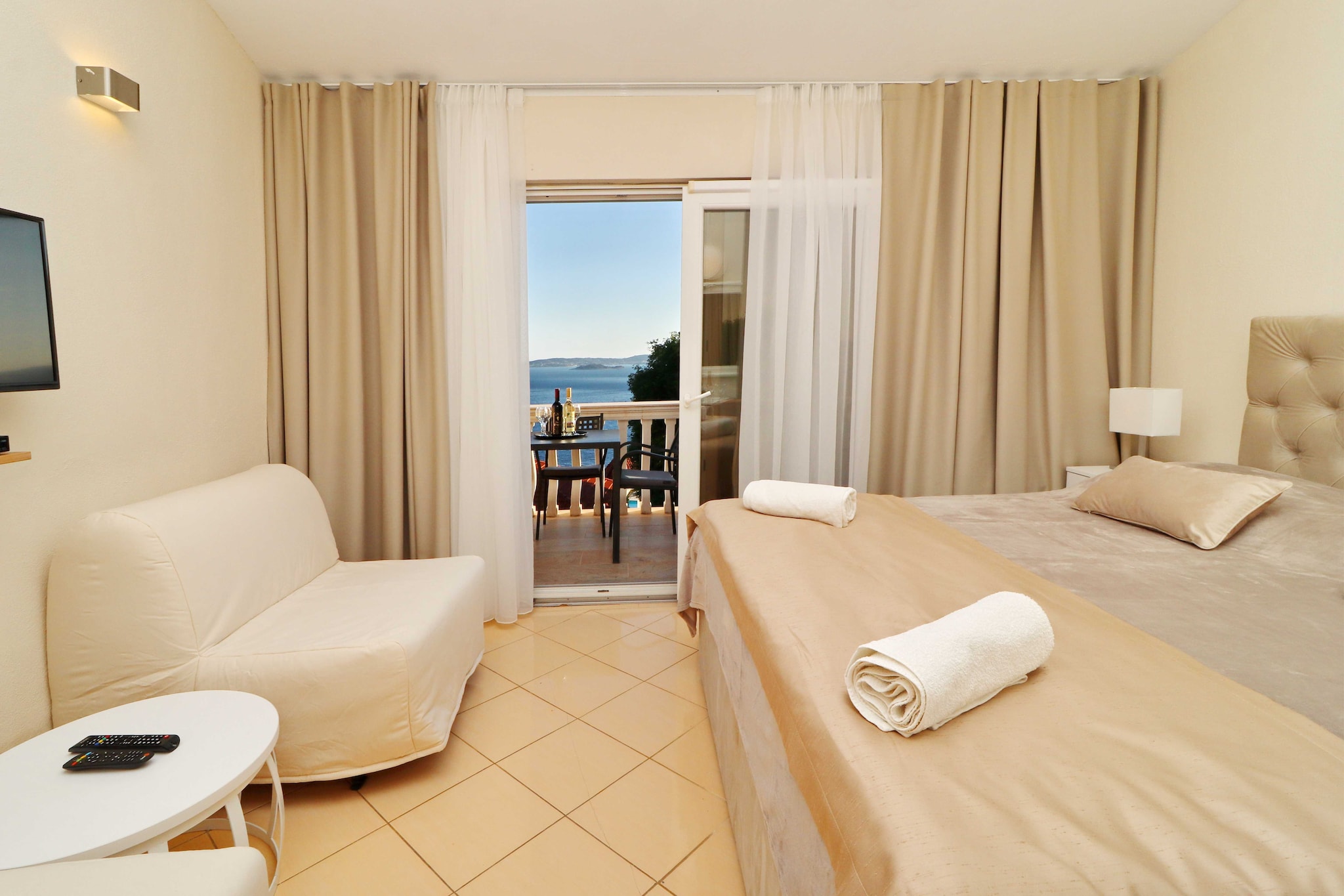 Hotel Pansion Villa Antonio - Two Bedroom Suite with Balcony and Sea View27seaview-Slaapkamer