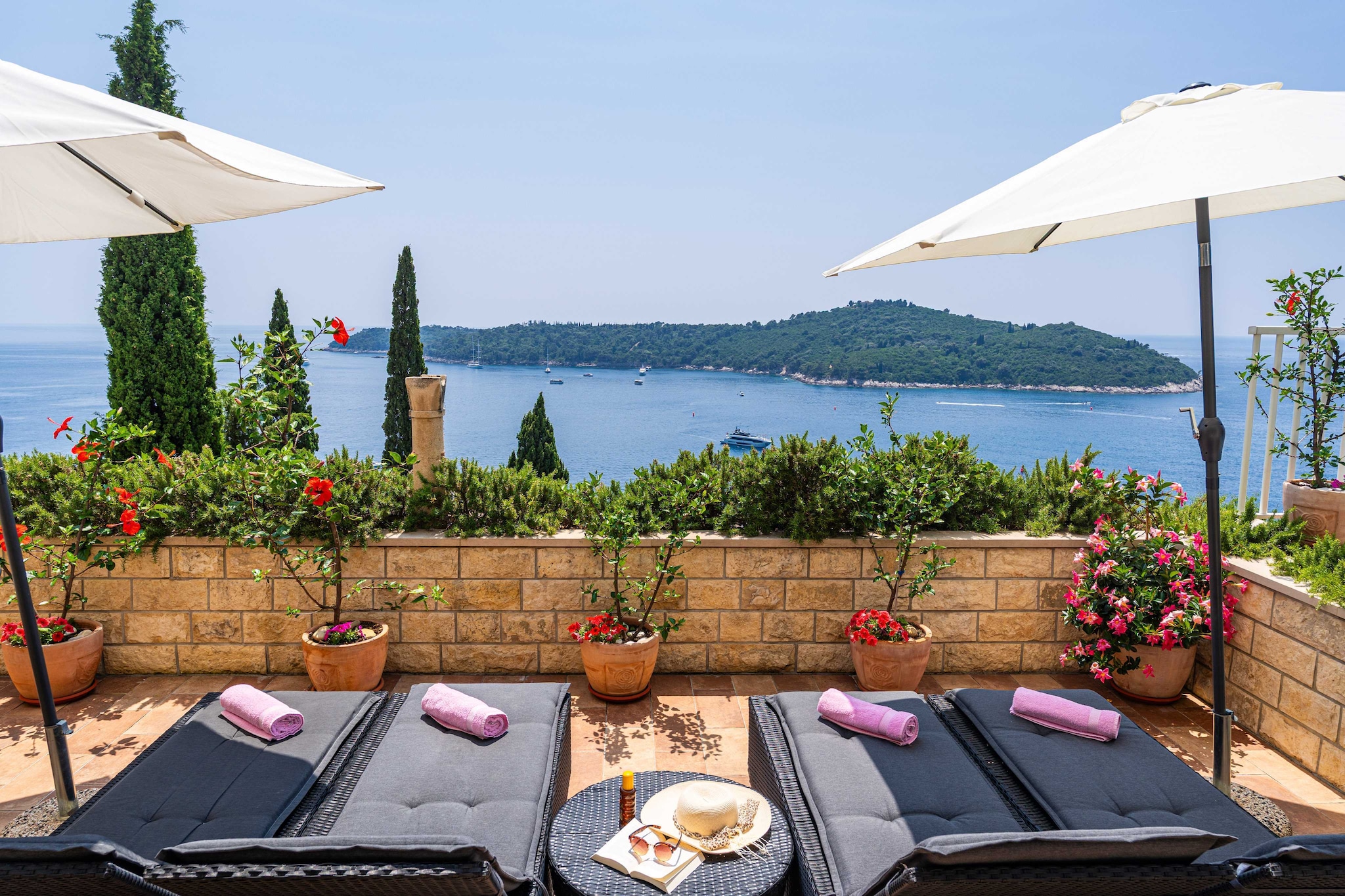 Villa Adrian - Six Bedroom Villa with Swimming pool and Sea View-Buitenlucht