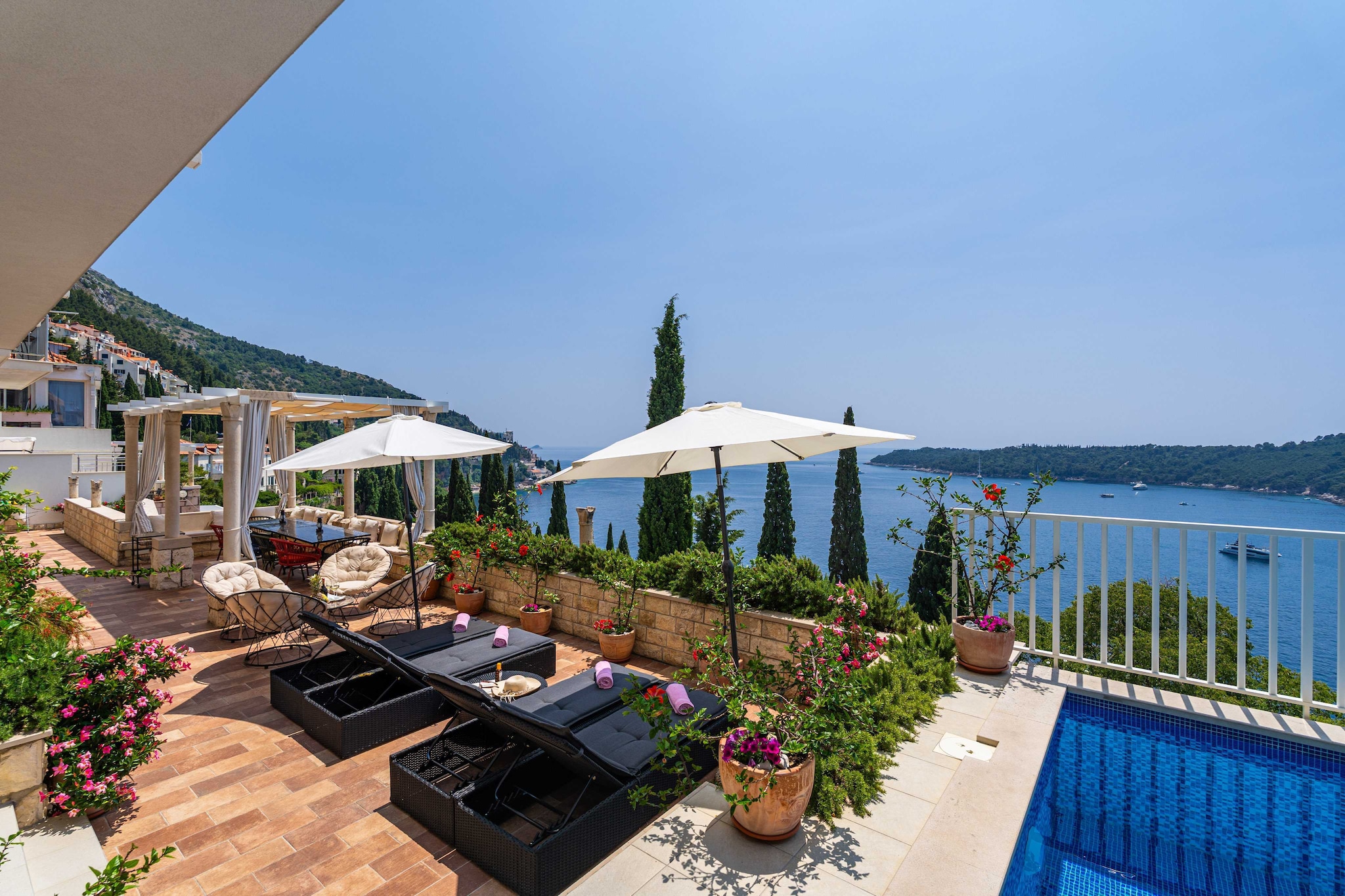 Villa Adrian - Six Bedroom Villa with Swimming pool and Sea View-Zwembad