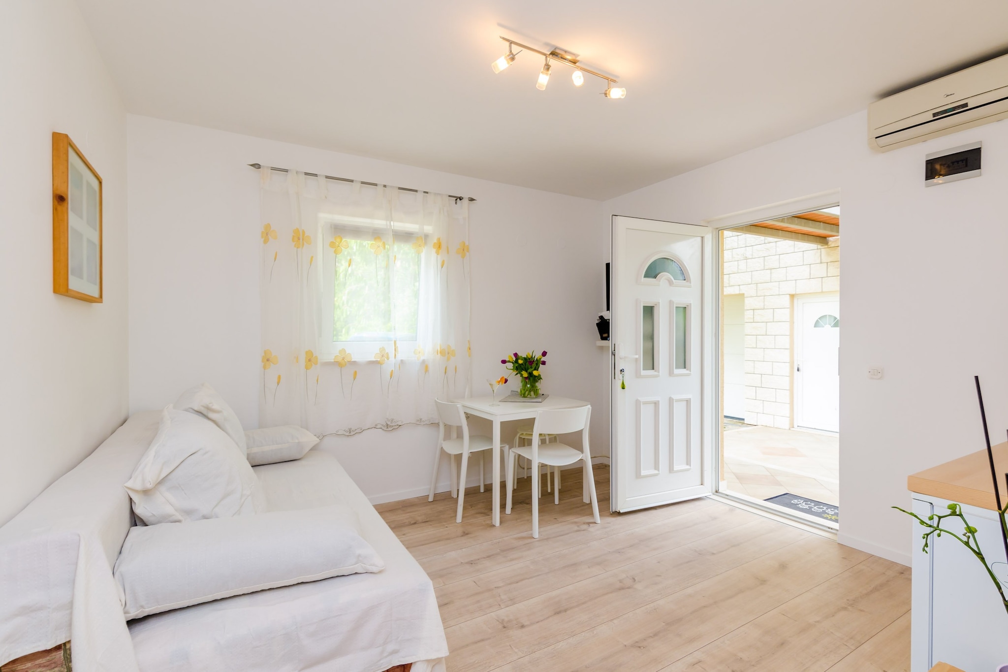 Color Apartments - One Bedroom Apartment with Terrace and Partial Sea View (Blue)