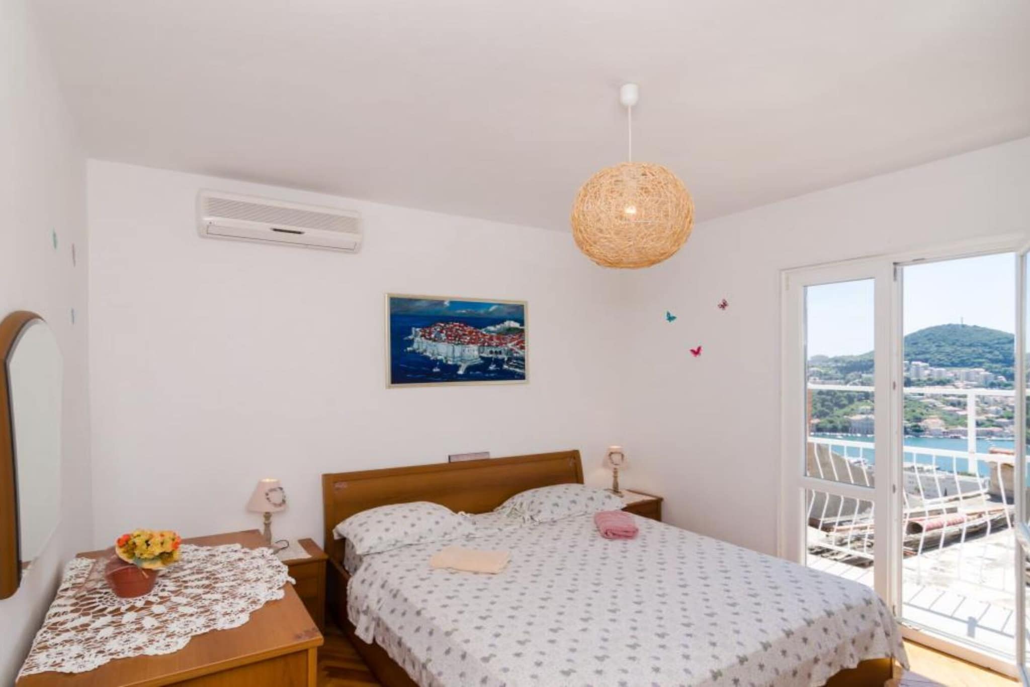 Ivo Guest House-Double Room with External Private Bathroom and Sea View (R2)-Schlafzimmer