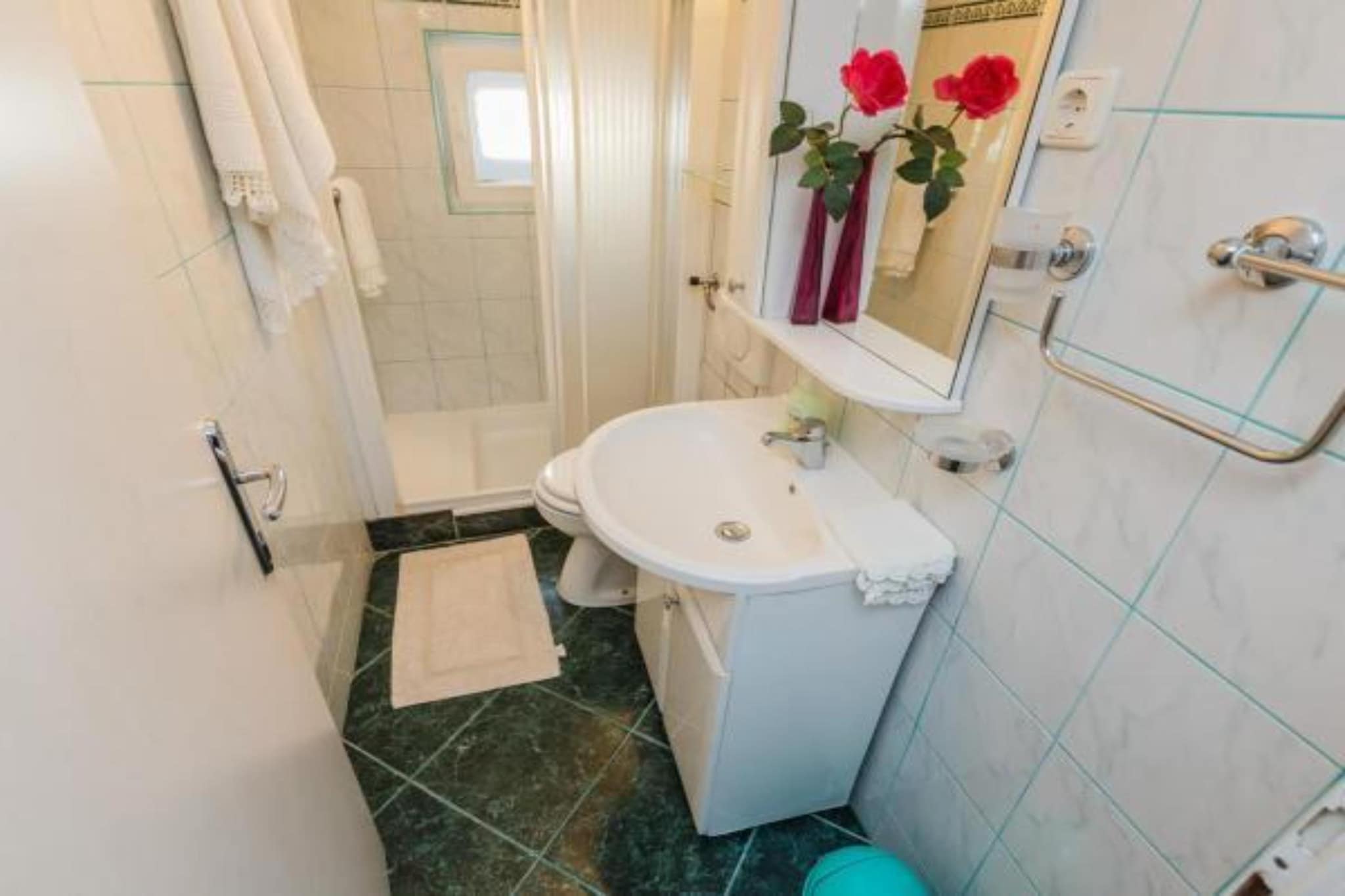 Apartments Roda - One Bedroom Apartment with Terrace (Mira) - (ST)-Badkamer