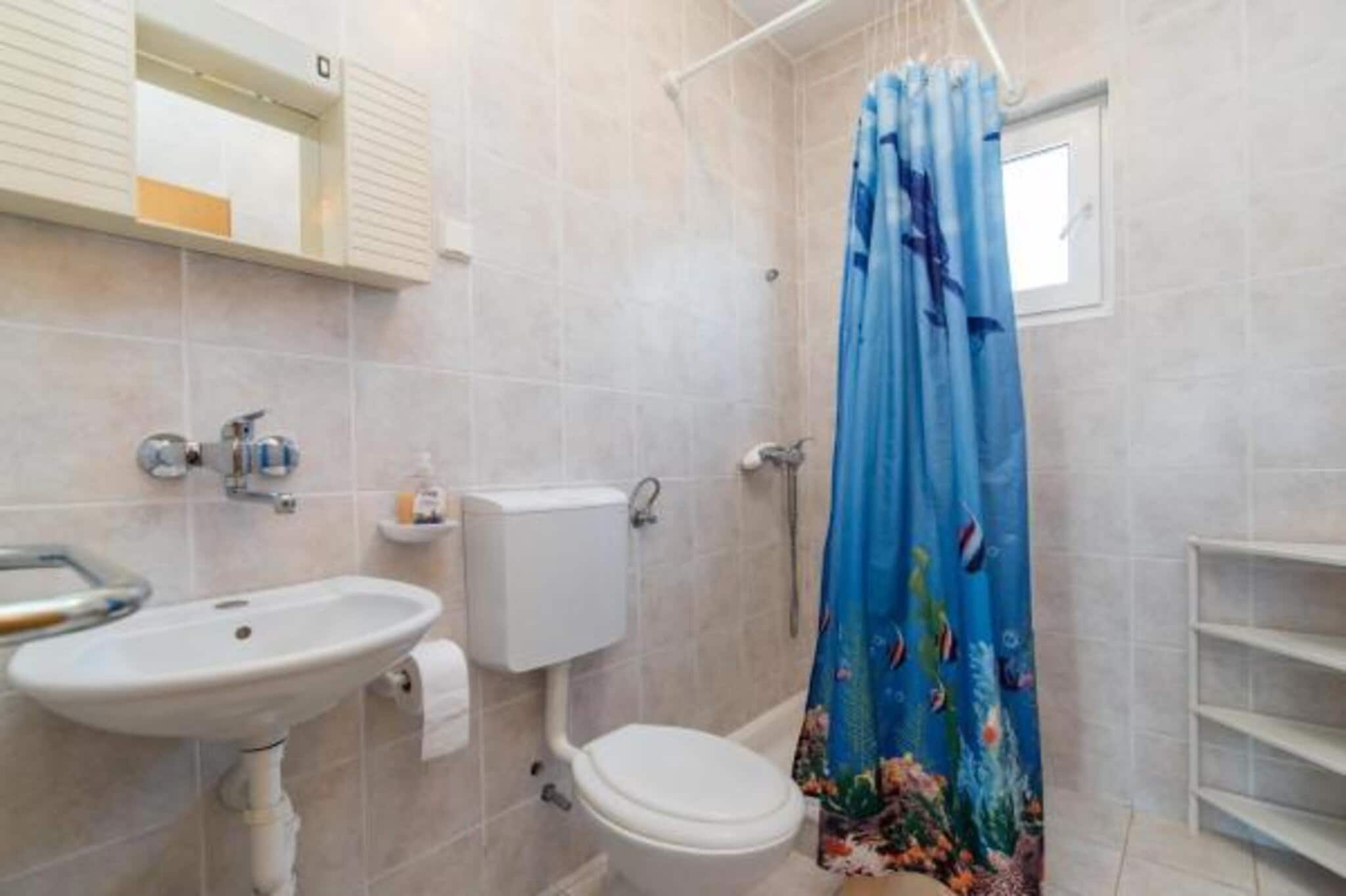 Apartments Boguvila - Two-Bedroom Family Apartment with Terrace (A2) - (ST)-Badkamer