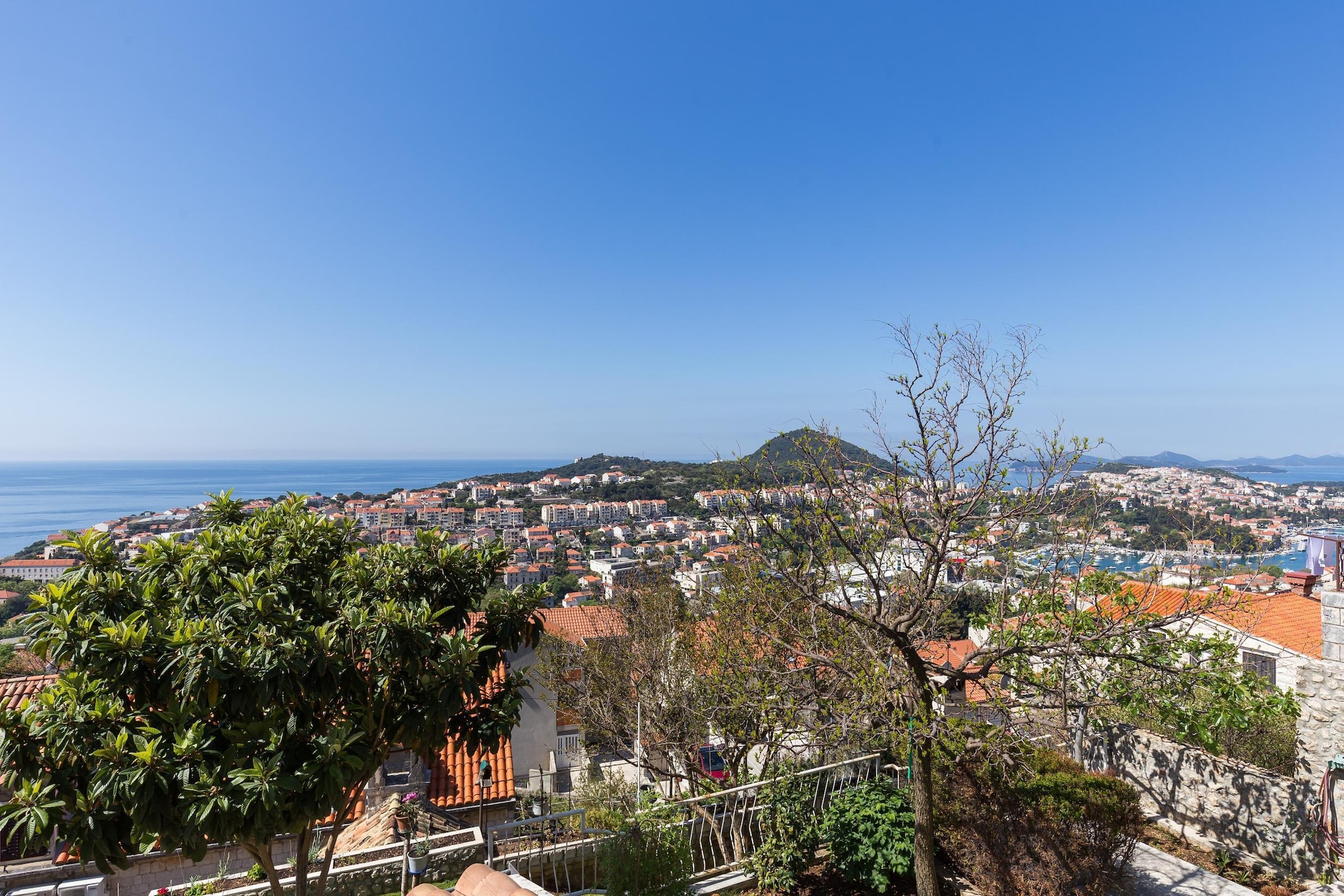 Apartment Milić - Two Bedroom Apartment with Terrace and Sea View (Sinjska 15)-Uitzicht zomer