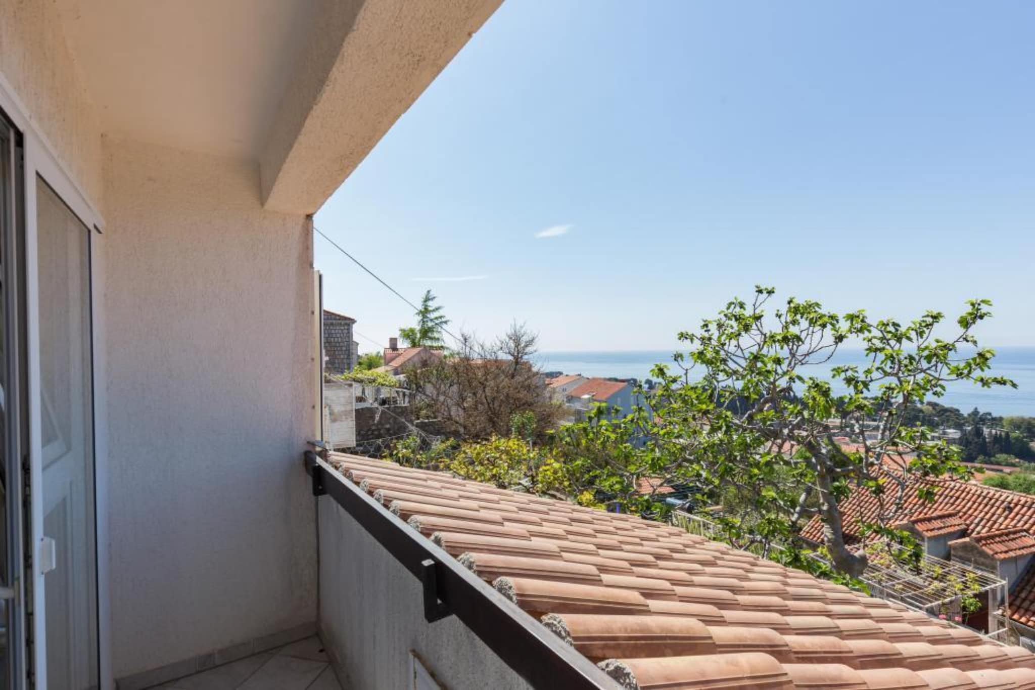 Apartment Milić - Two Bedroom Apartment with Terrace and Sea View (Sinjska 15)-Uitzicht zomer