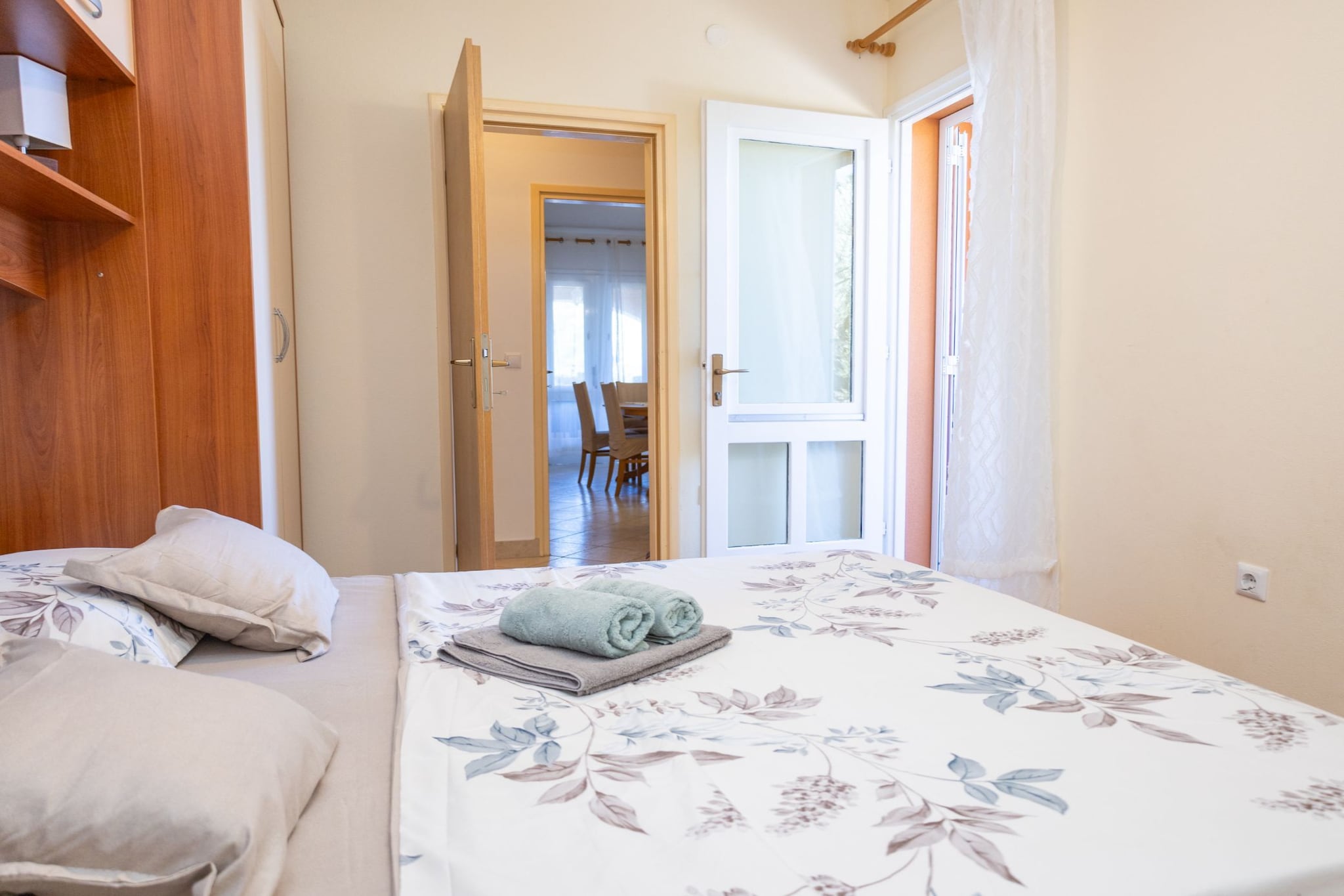 Apartments Sea Line - Two Bedroom Apartment with Terrace and Sea View-Slaapkamer