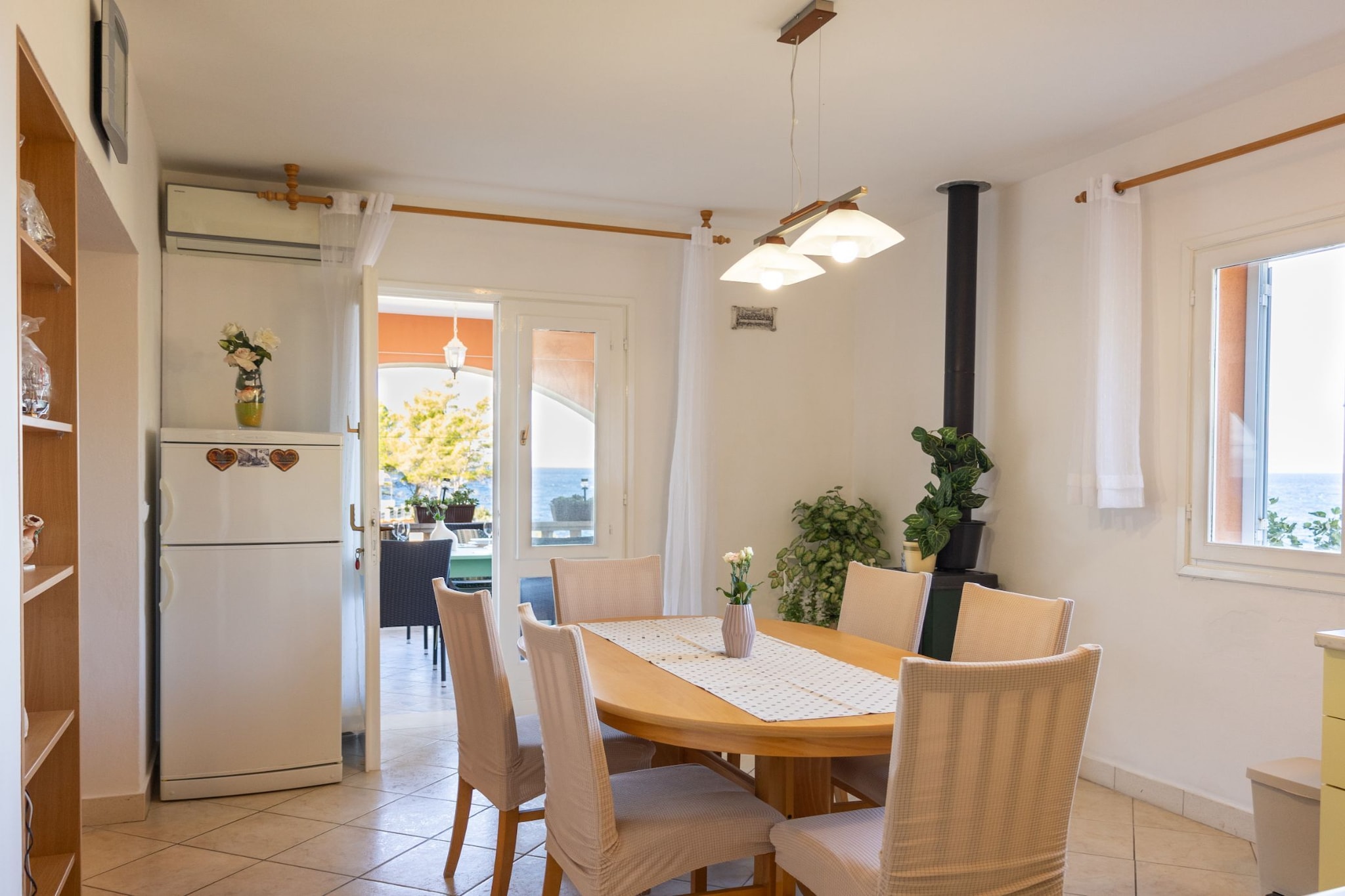 Apartments Sea Line - Two Bedroom Apartment with Terrace and Sea View-Eetkamer