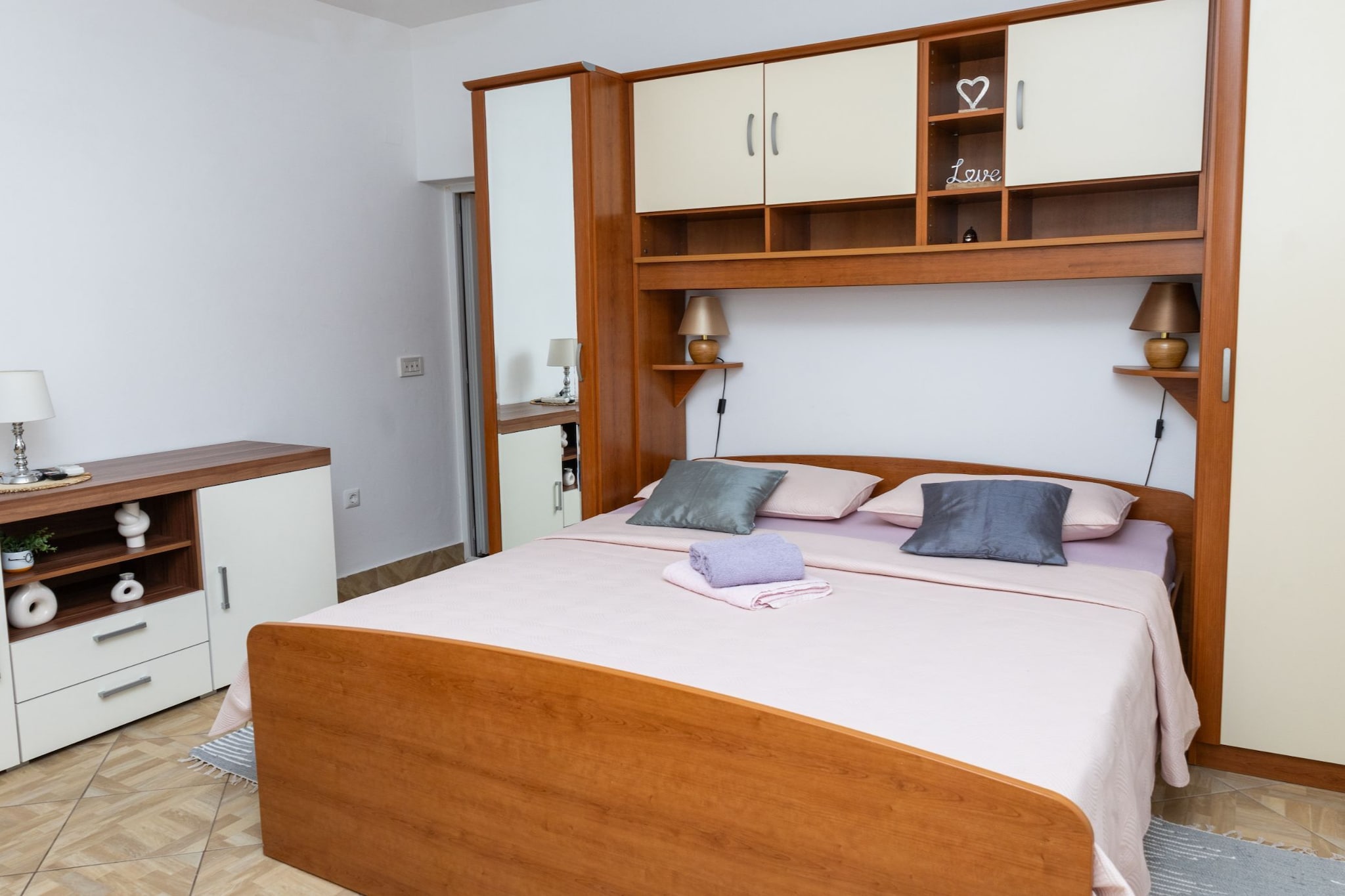 Apartments Sea Line - Two Bedroom Apartment with Terrace and Sea View-Slaapkamer