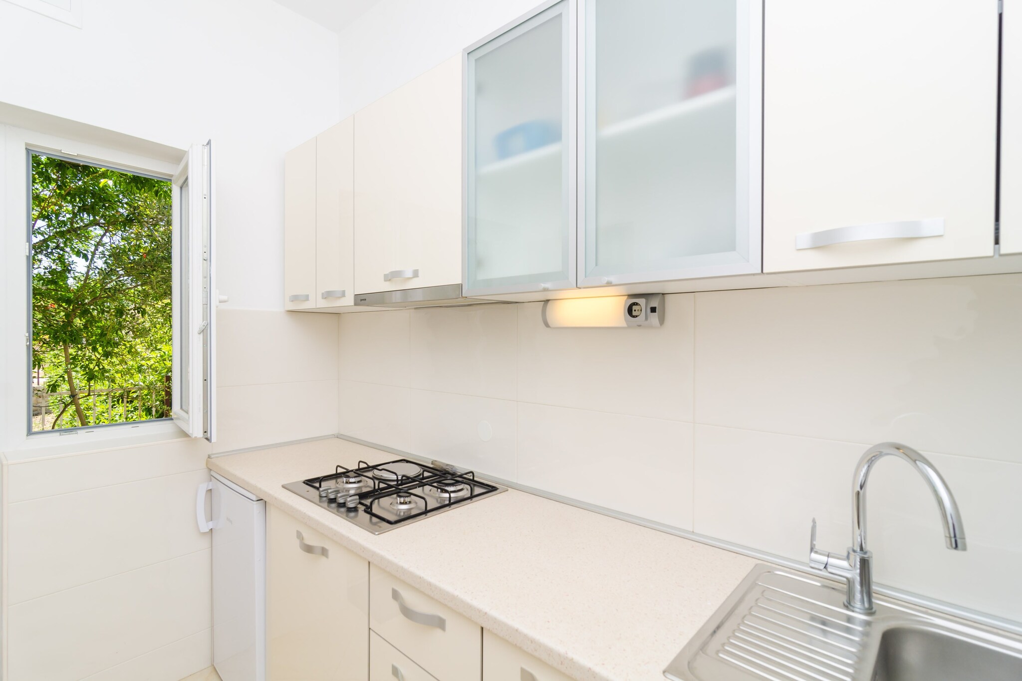 Apartments & Rooms BariÅ¡iÄ‡ are located in Kupari, situated on the slopes of a small hill in the beautiful bay of Å½upa, 5 km southeast of Dubrovnik and 1 km west of Srebreno.

Kindly note:
Iron facilities  and washing machine are available upon request.
Luggage storage is possible prior to check in and after check out, so you can explore the place a little more before your departure. 
Free private parking is provided, reservation is not required.

This lovely studio apartment with a furnished balcony can perfectly accommodate up to two people. It features free WiFi, air conditioning, cable TV as well as dining area. The apartment has a private bathroom with shower and toilet.

Free toiletries (soap and toilet paper), towels as well as bed linens are provided.

This location is perfect for Guests who love to enjoy sun, nature and sea, being far from crowds, but still close to the touristic center.
Old City of Dubrovnik is just 8 kilometer away and nearest bus stop from which you can reach Dubrovnik in 15 minutes ride is only 300 meters away from the property.

Dubrovnik's main bus station and ferry port, connecting the mainland with various Dalmatian islands, are 11 km away, while Dubrovnik airport is 11.5 km away.