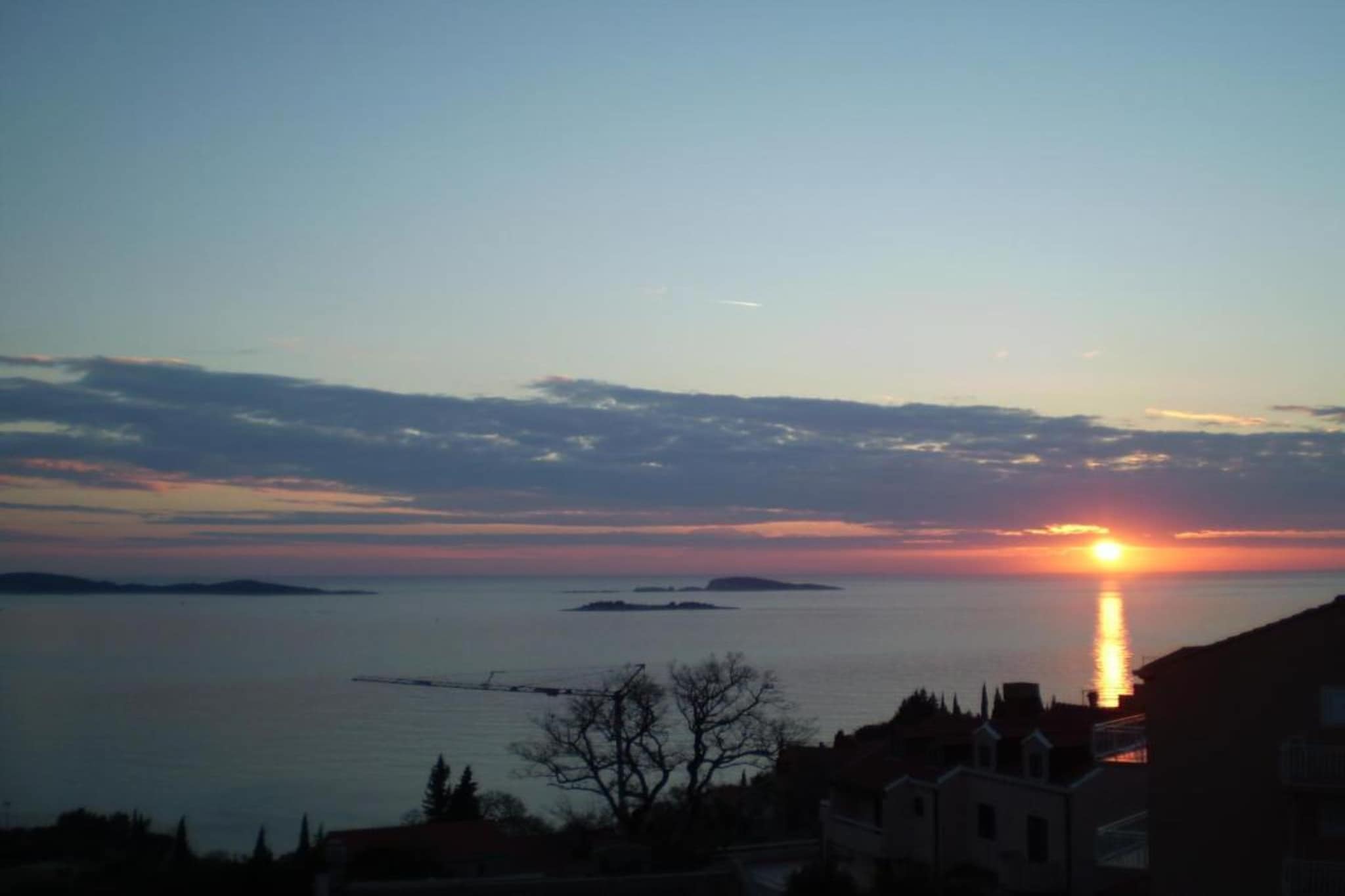 Apartments & Rooms Barišić - Standard Double Room with Balcony and Garden View (Second floor-Soba 12)-Sfeer