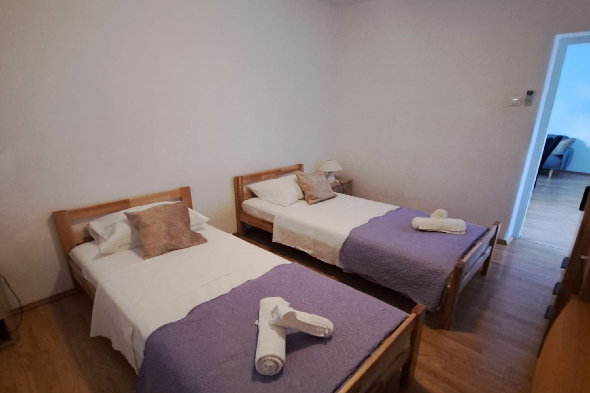 Apartment Marko (ST) - Three Bedroom Apartment with Balcony and Garden View-Chambre