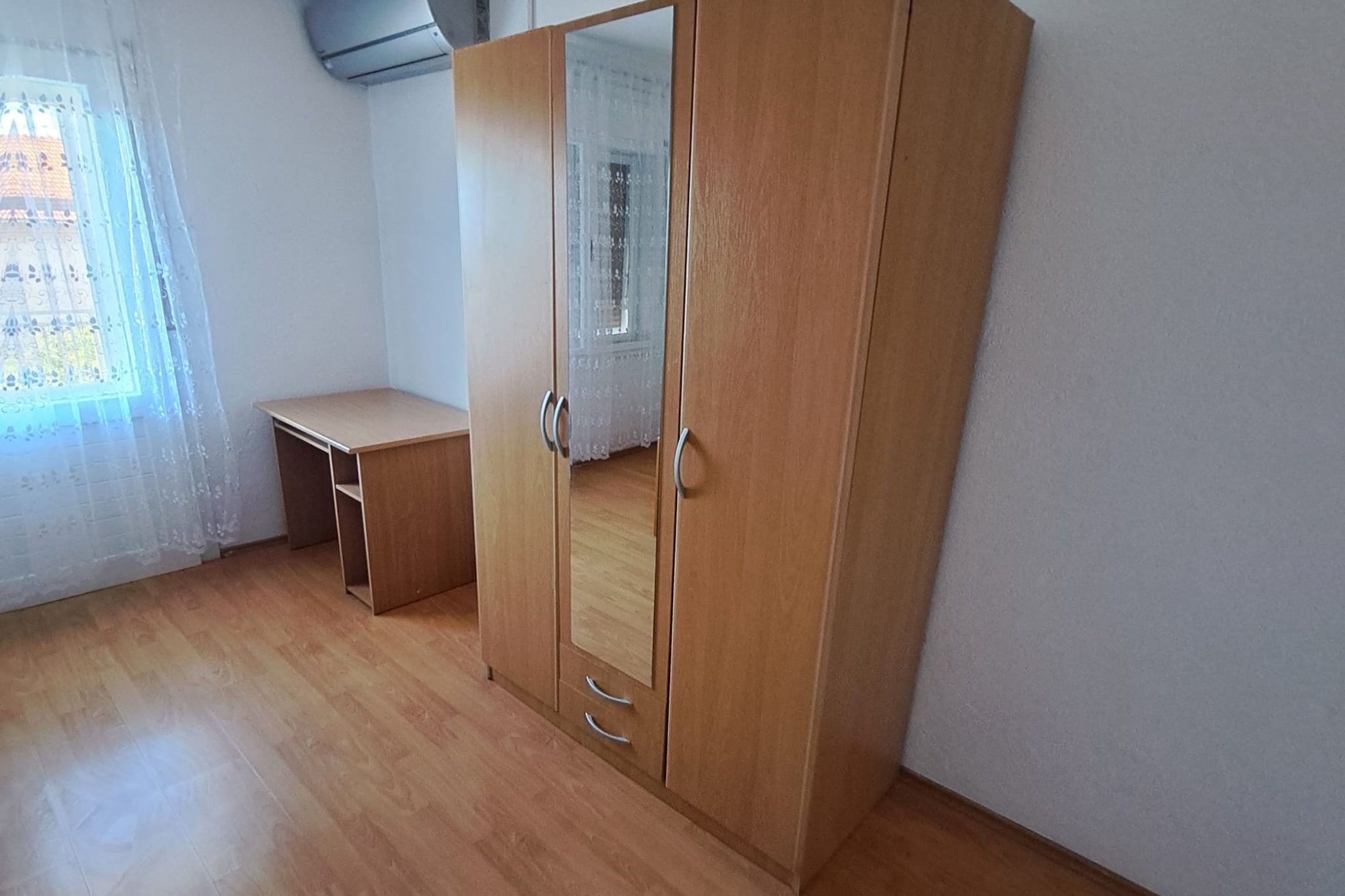 Apartment Marko (ST) - Three Bedroom Apartment with Balcony and Garden View-Chambre