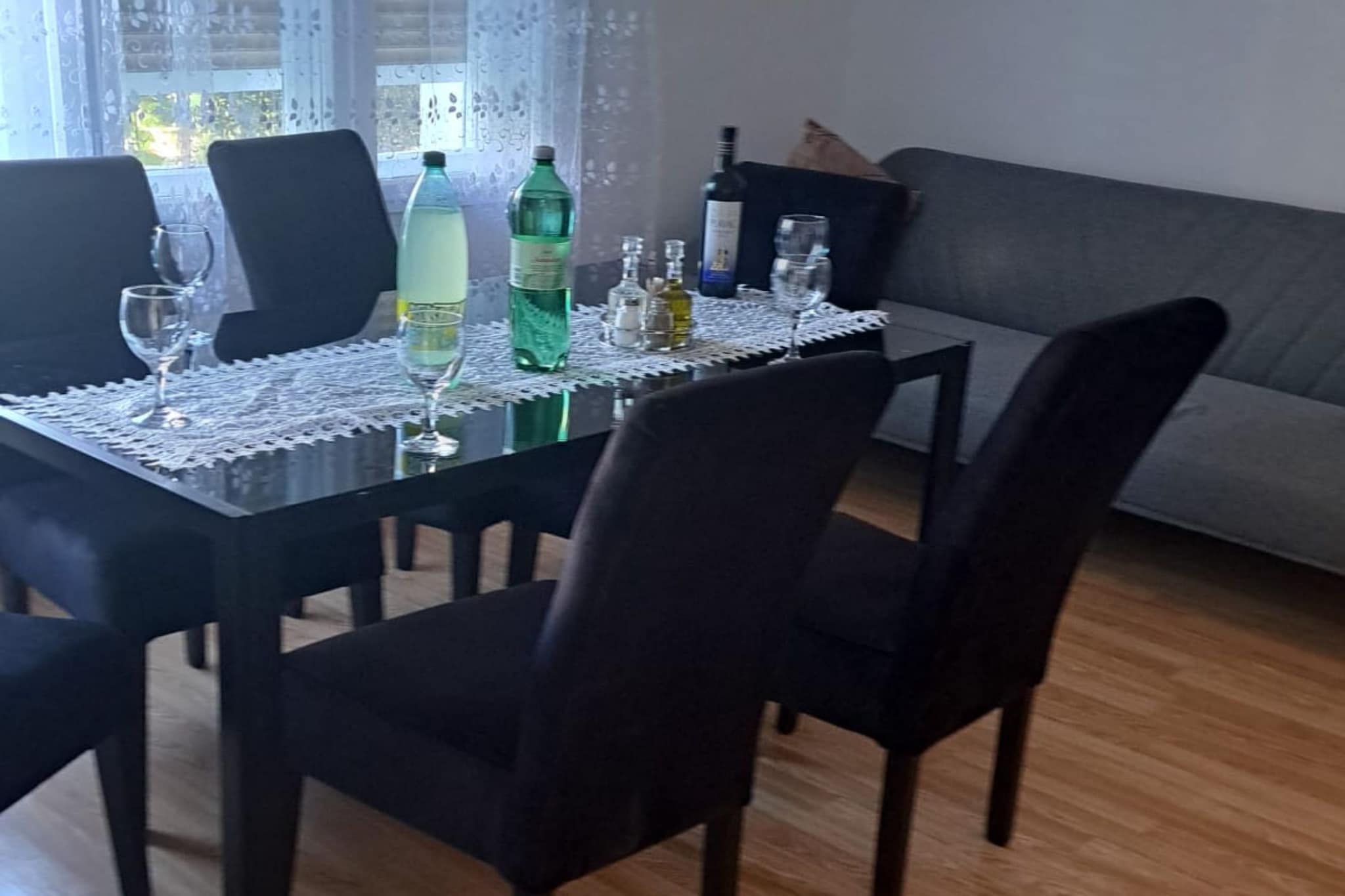 Apartment Marko (ST) - Three Bedroom Apartment with Balcony and Garden View-Cuisine
