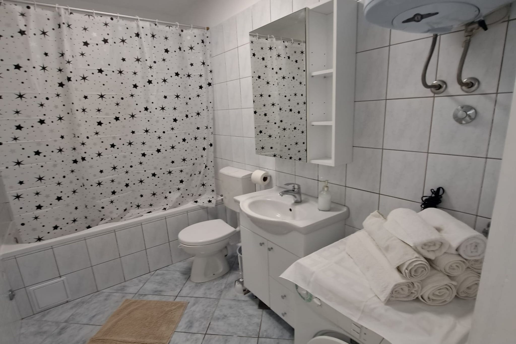 Apartment Marko (ST) - Three Bedroom Apartment with Balcony and Garden View-Salle de bain