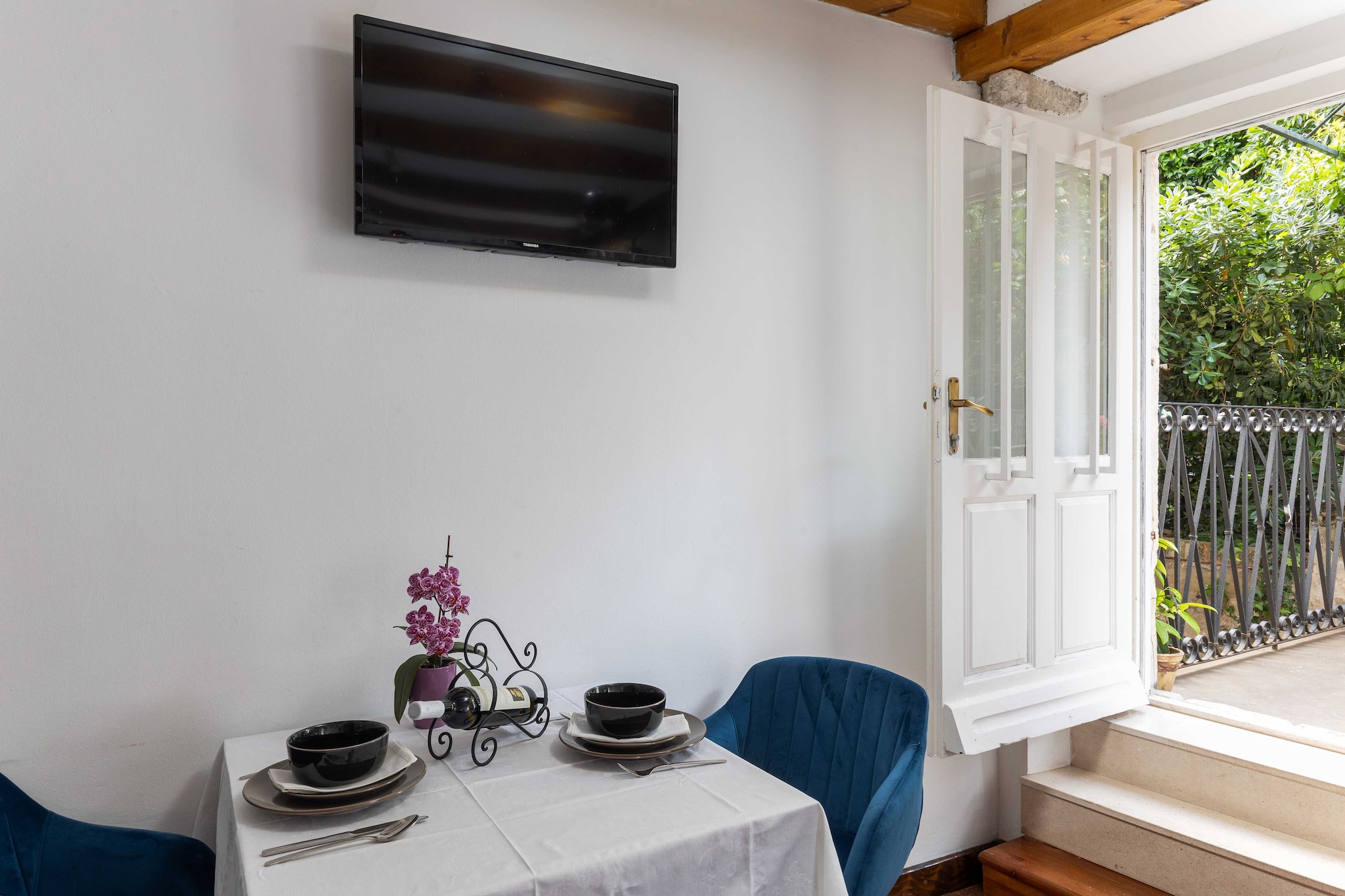 Apartment Taura -  Studio Apartment with Balcony and Old City View-Binnen
