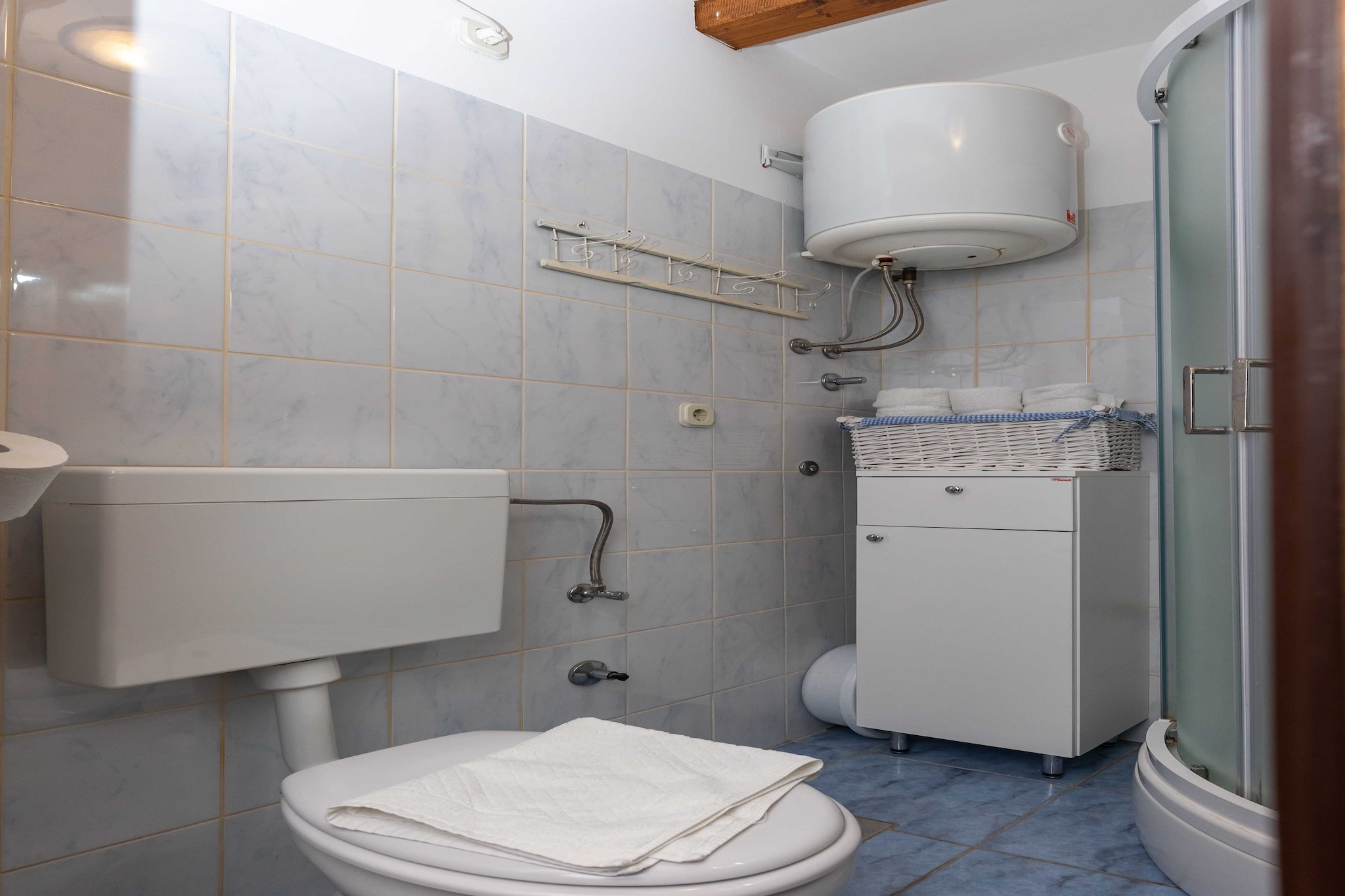 Apartment Taura -  Studio Apartment with Balcony and Old City View-Badkamer