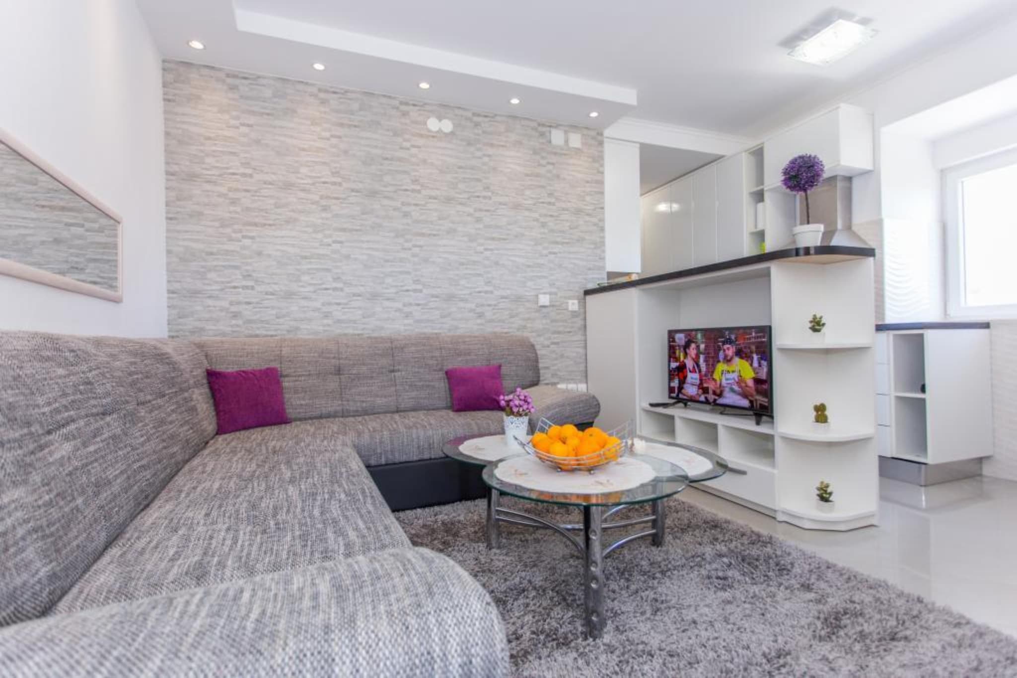Apartment Mojaš - Two Bedroom Apartment with Terrace-Woonkamer