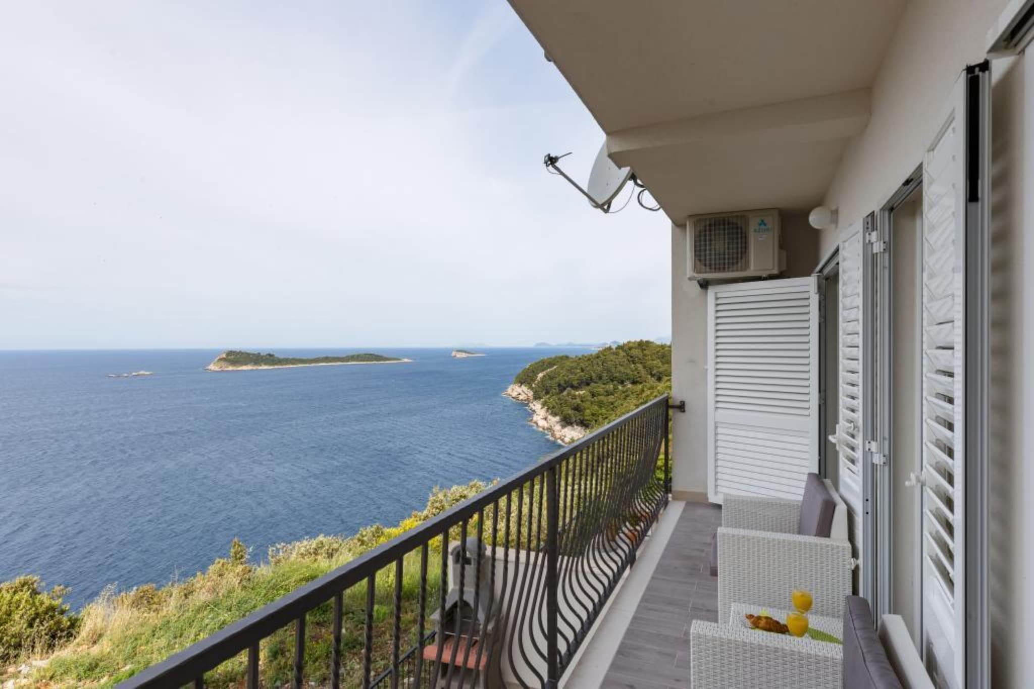 Apartment Manuela - One-Bedroom Apartment with Balcony and Sea View-Terrasbalkon