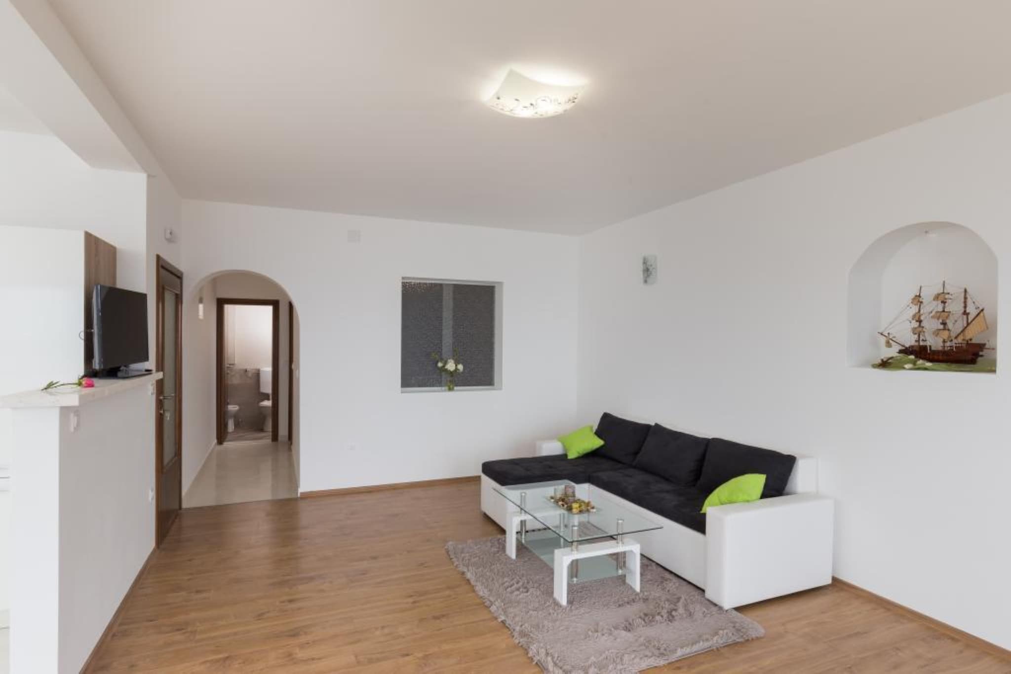 Apartment Manuela - One-Bedroom Apartment with Balcony and Sea View-Woonkamer