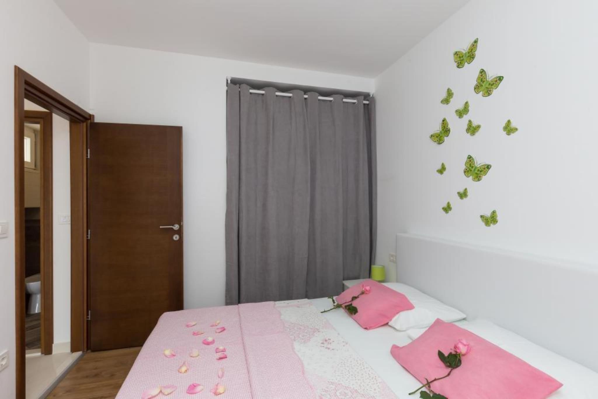 Apartment Manuela - One-Bedroom Apartment with Balcony and Sea View-Slaapkamer