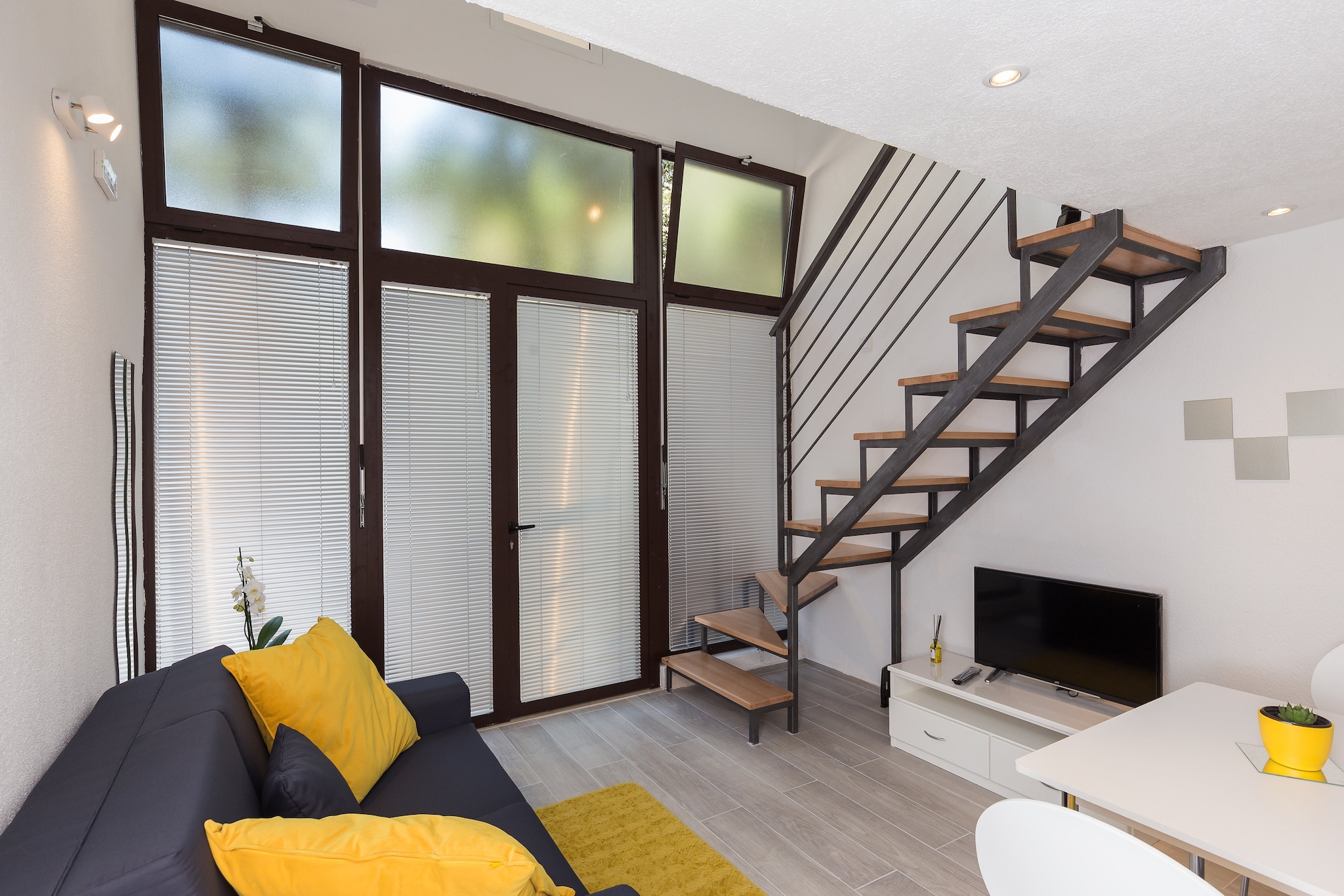 Apartments Pomet - Premium Duplex Studio with City View (Puhiera)-Woonkamer