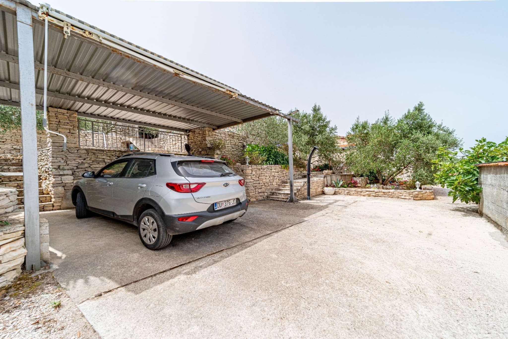 Stone House Blaca - Two Bedroom Stone House with Terrace and Sea View-Buitenlucht