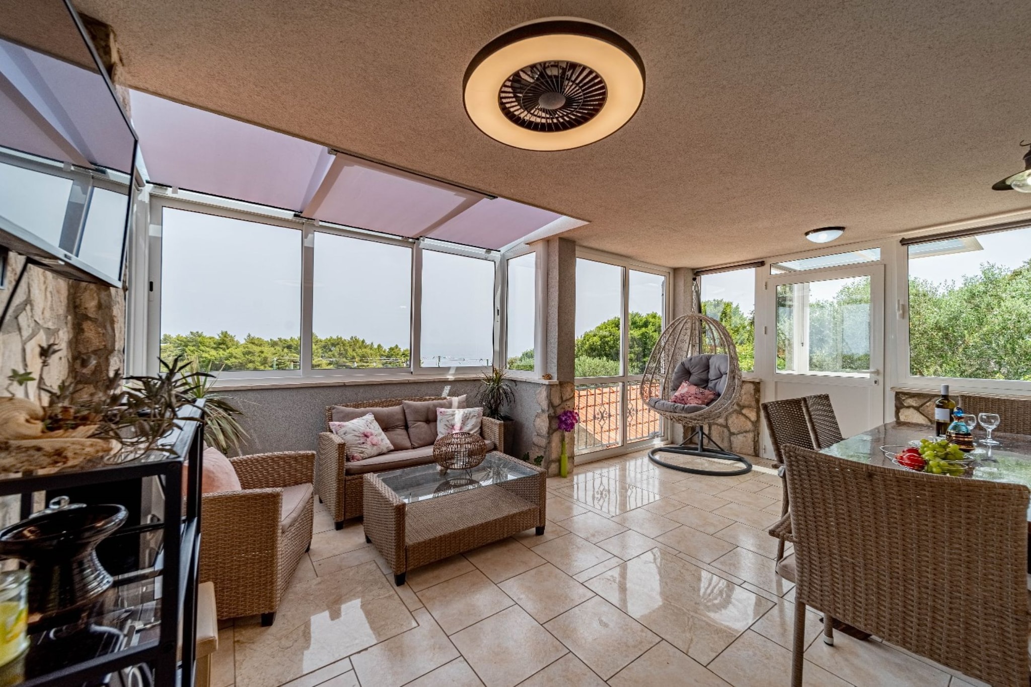 Stone House Blaca - Two Bedroom Stone House with Terrace and Sea View-Woonkamer
