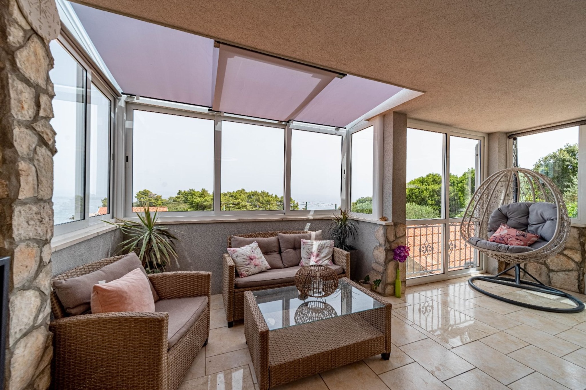 Stone House Blaca - Two Bedroom Stone House with Terrace and Sea View-Woonkamer