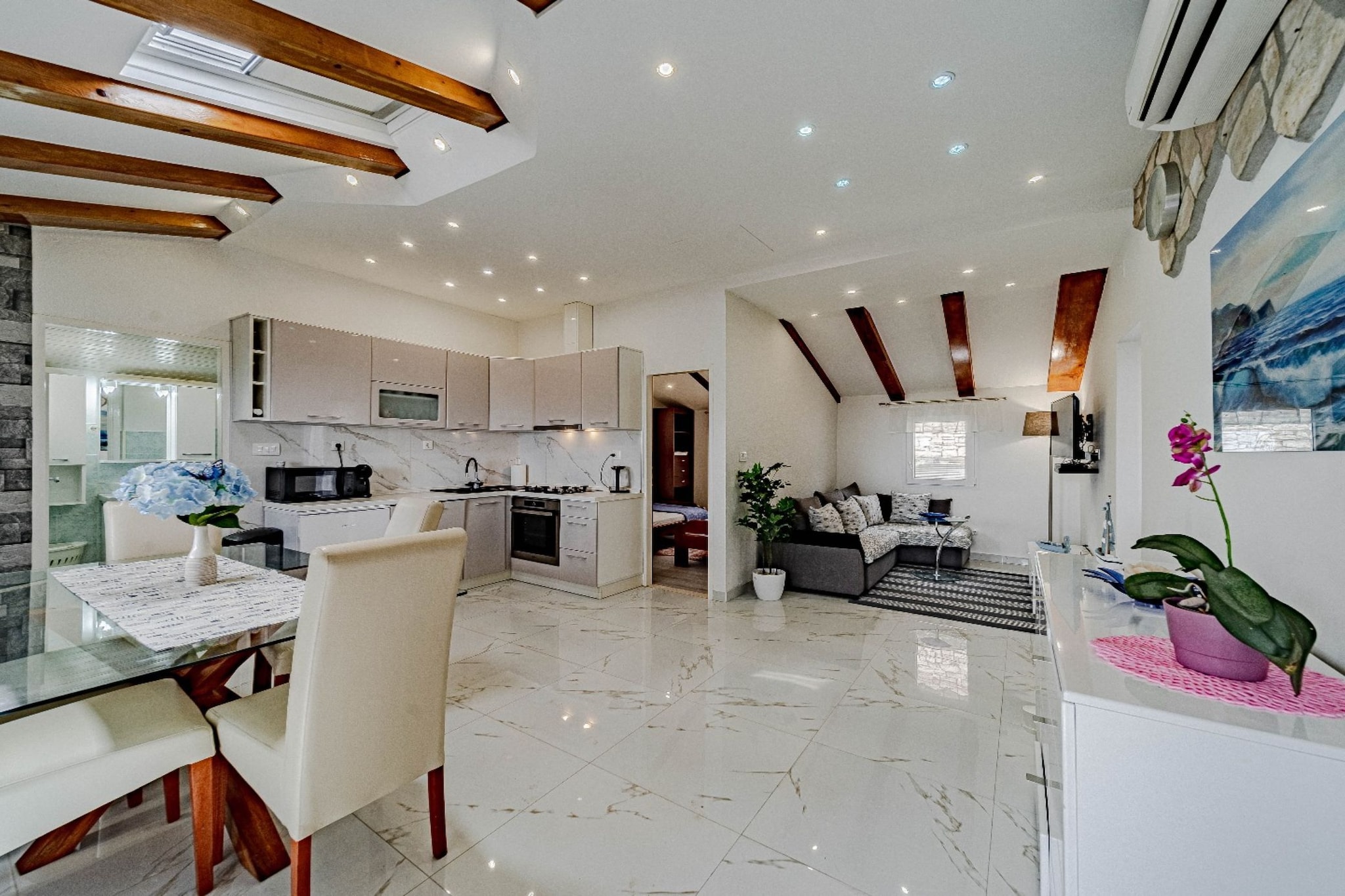 Stone House Blaca - Two Bedroom Stone House with Terrace and Sea View-Woonkamer