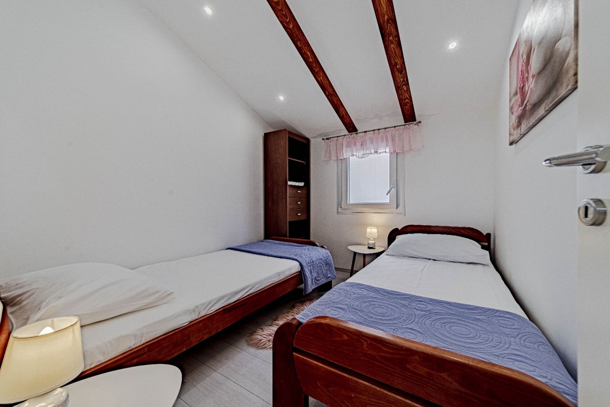 Stone House Blaca - Two Bedroom Stone House with Terrace and Sea View-Slaapkamer