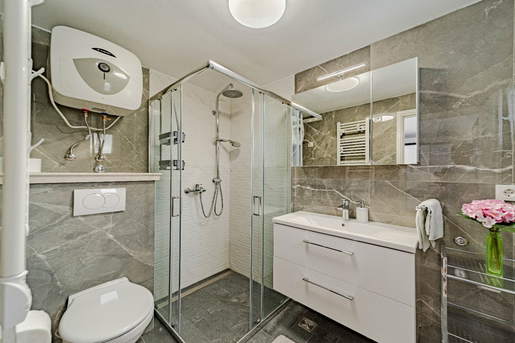 Stone House Blaca - Two Bedroom Stone House with Terrace and Sea View-Badkamer