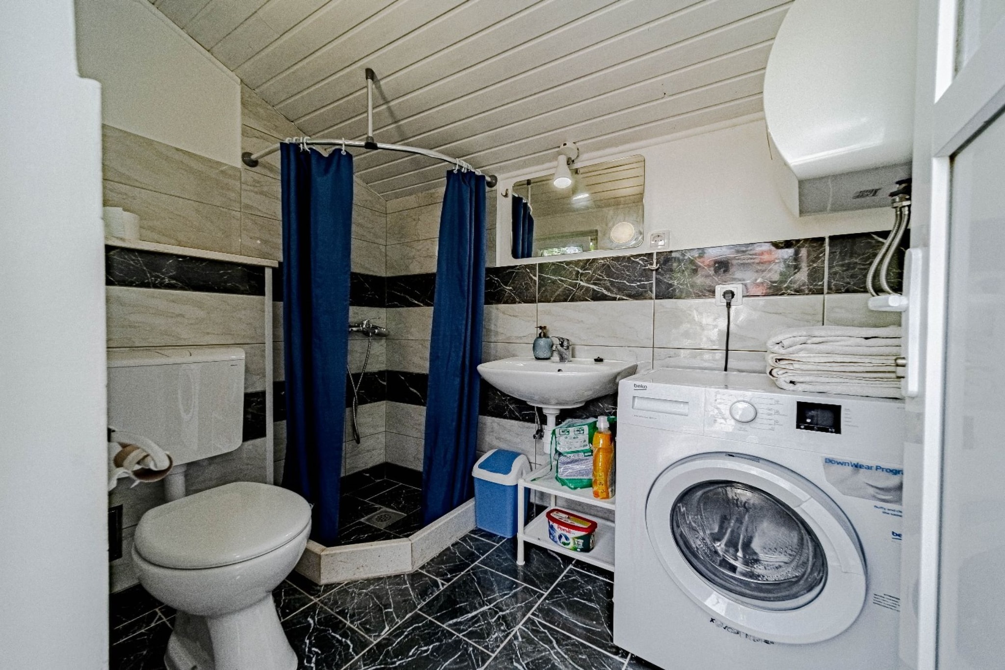 Stone House Blaca - Two Bedroom Stone House with Terrace and Sea View-Badkamer