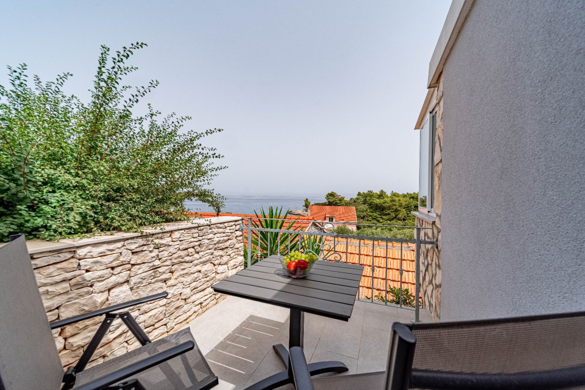Stone House Blaca - Two Bedroom Stone House with Terrace and Sea View