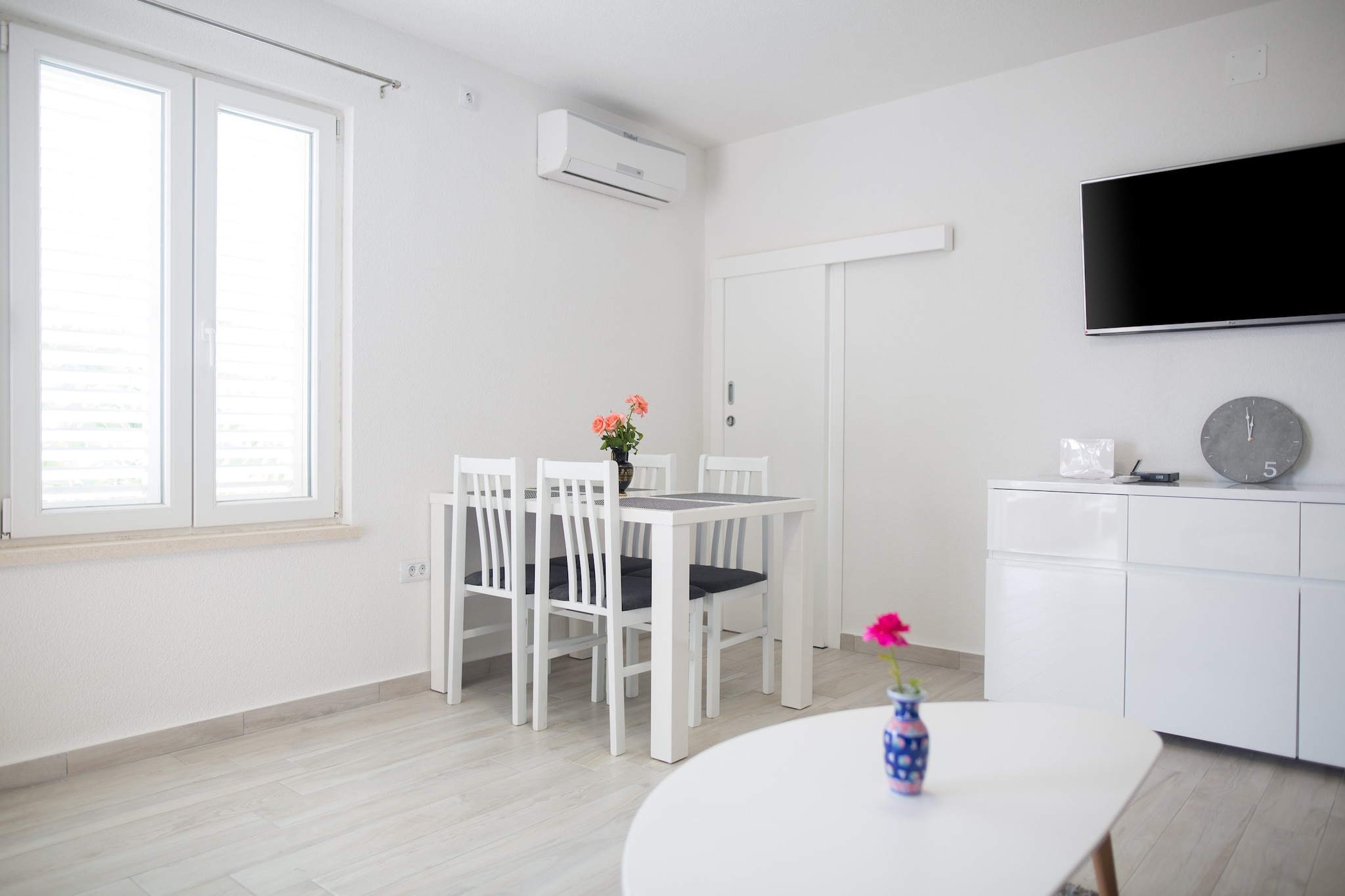 Serious Job Apartment - One Bedroom Apartment with Shared Terrace (veÄ‡i)