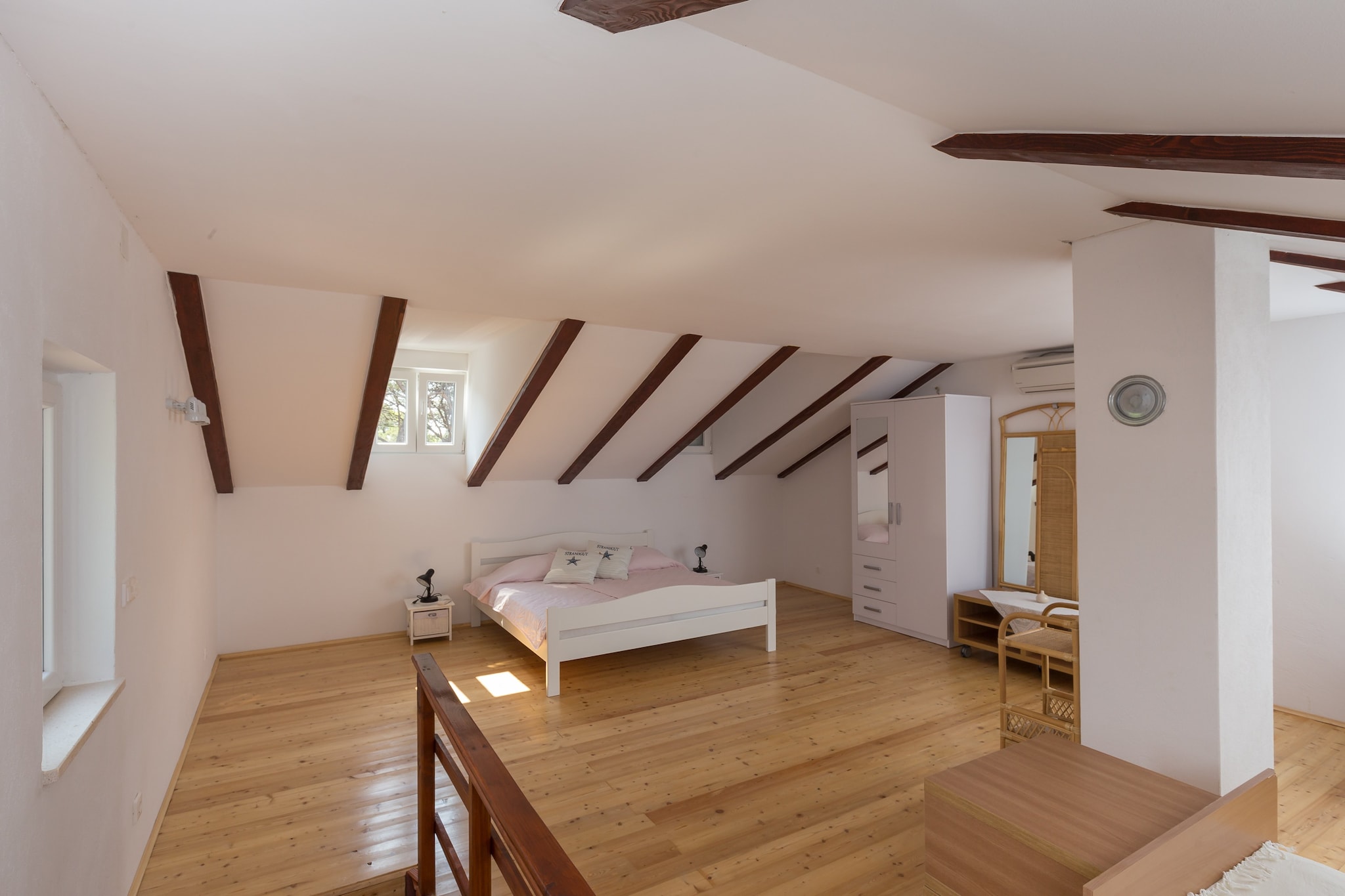 Holiday Home Jekavac -Three Bedroom Apartment with Terrace and Sea View