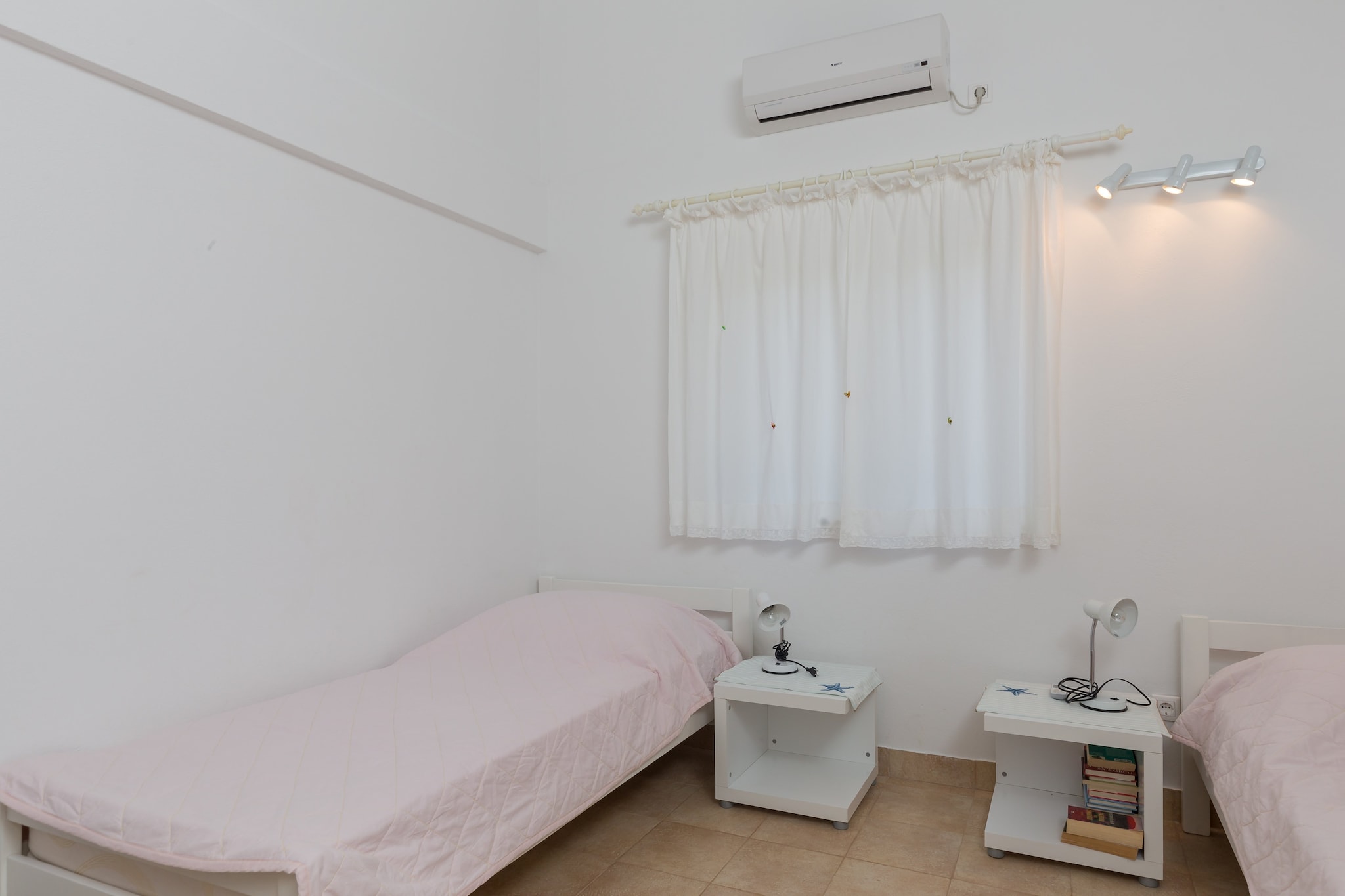 Holiday Home Jekavac -Three Bedroom Apartment with Terrace and Sea View-Slaapkamer