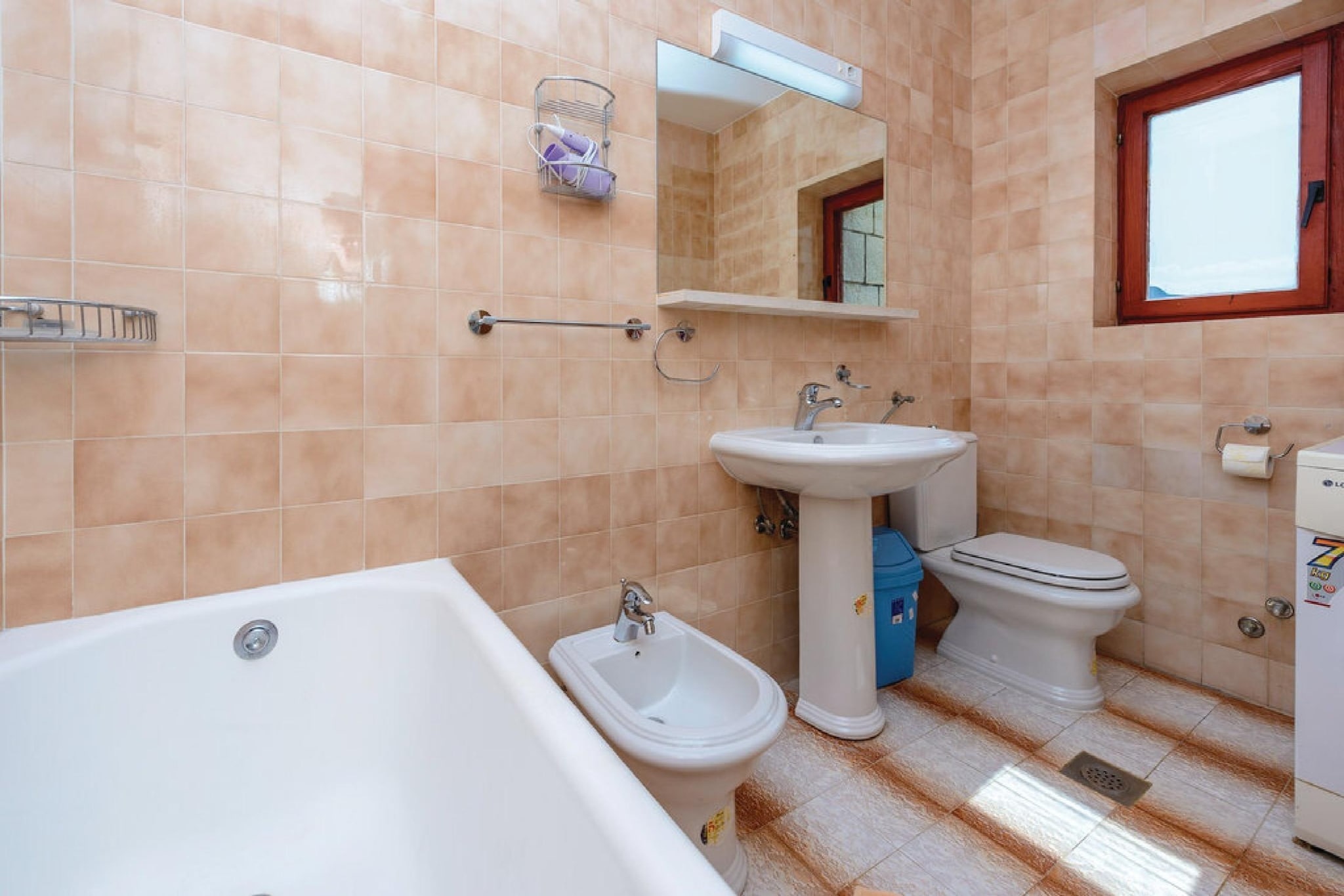 Villa Anka - Five-Bedroom Villa with Terrace and Swimming Pool-Badkamer