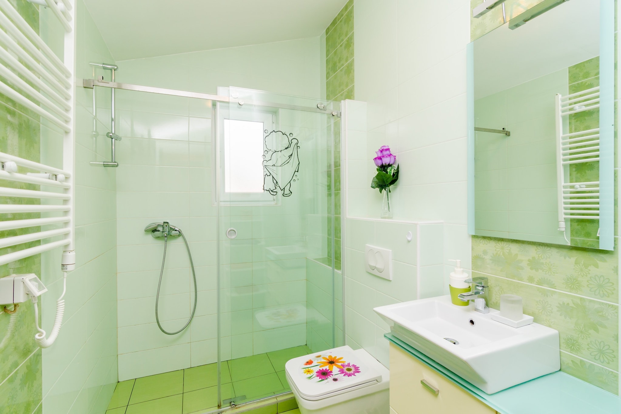 Apartment Villa Mikica - Four Bedroom Duplex Apartment with Terrace and Partial Sea View-Badkamer