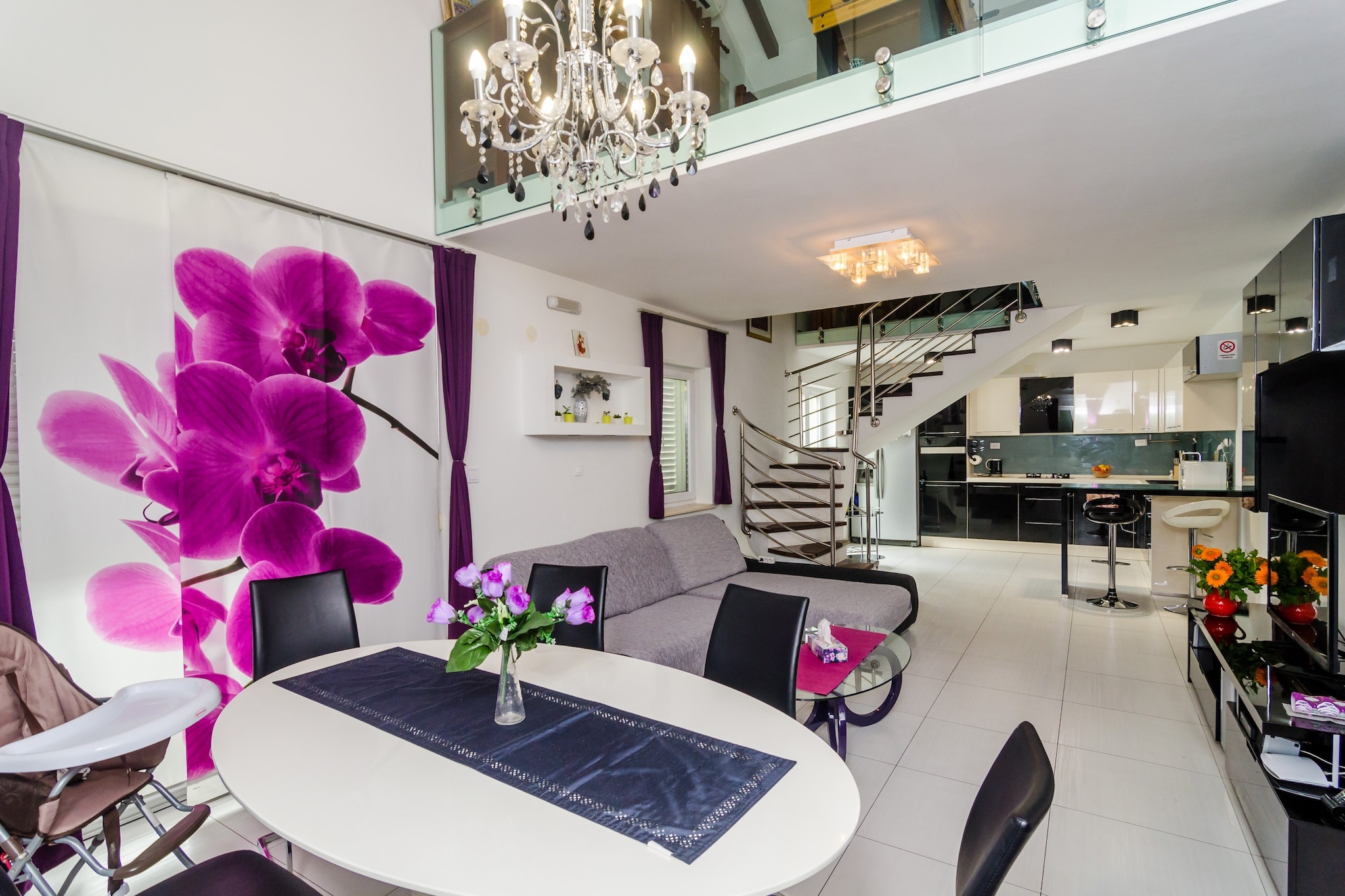 Apartment Villa Mikica - Four Bedroom Duplex Apartment with Terrace and Partial Sea View-Woonkamer