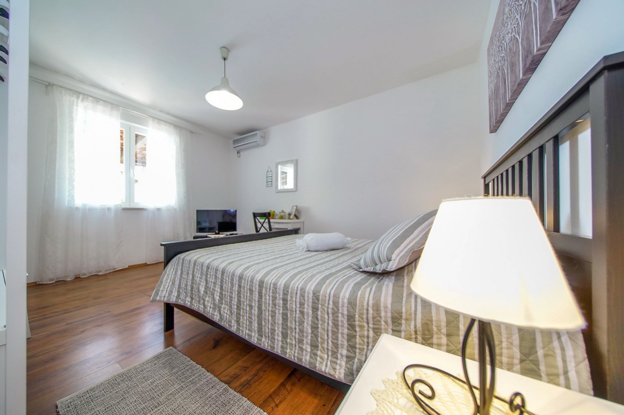 Apartments Anelić- Comfort One Bedroom Apartment with Terrace and Sea View A1-Slaapkamer