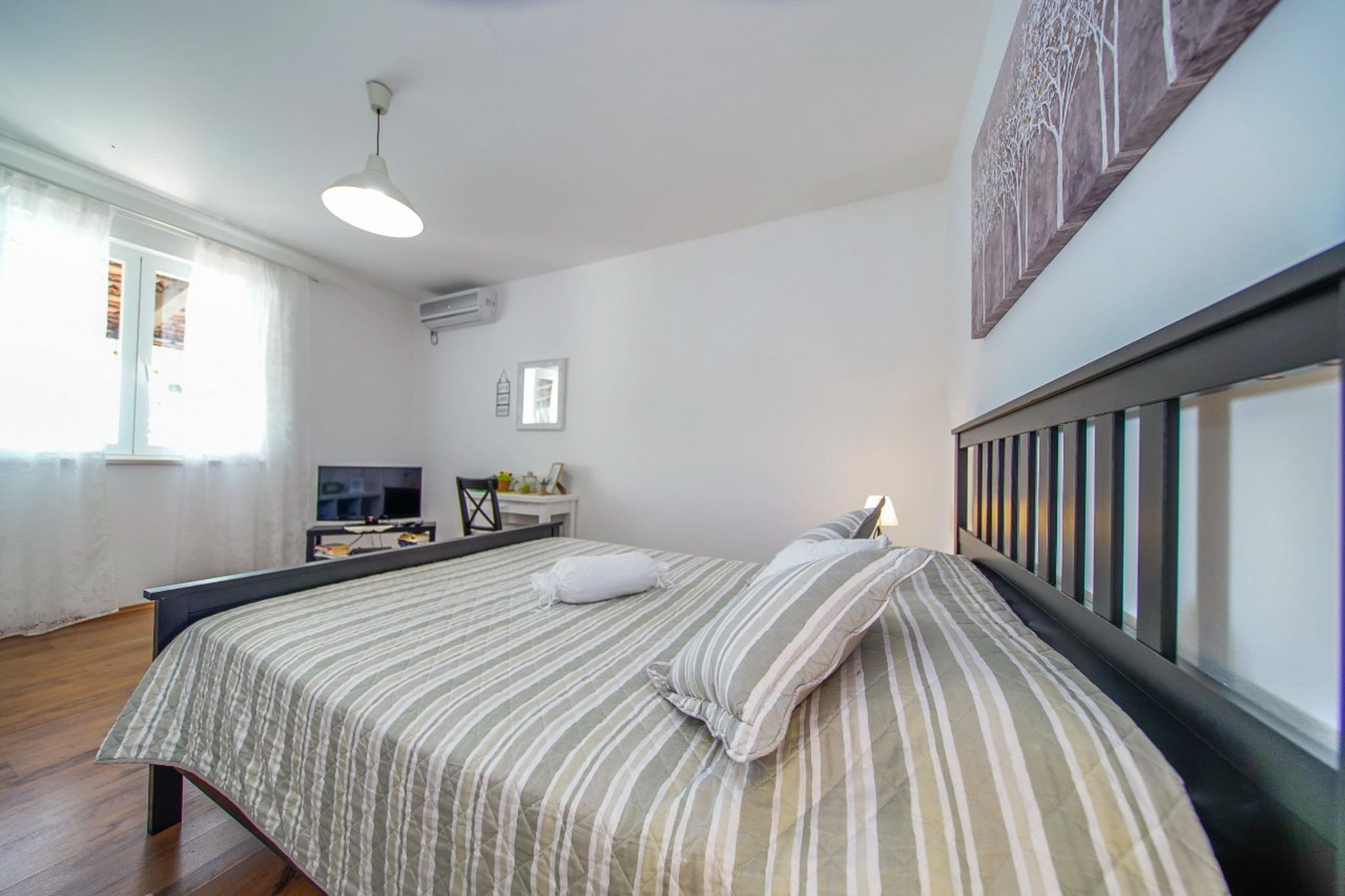 Apartments Anelić- Comfort One Bedroom Apartment with Terrace and Sea View A1-Slaapkamer