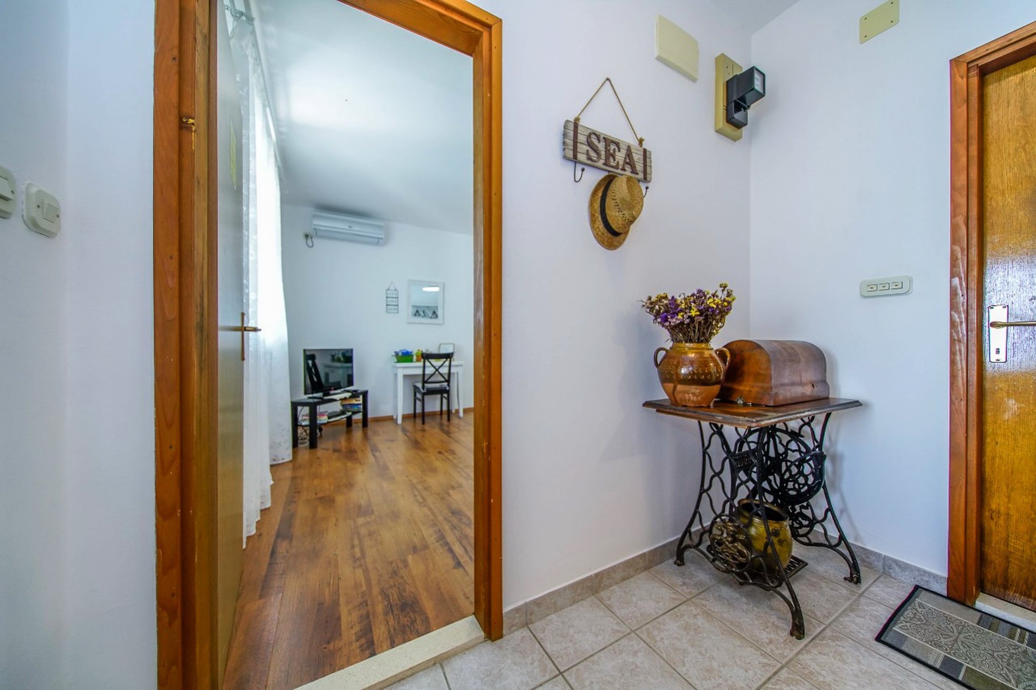 Apartments Anelić- Comfort One Bedroom Apartment with Terrace and Sea View A1-Binnen