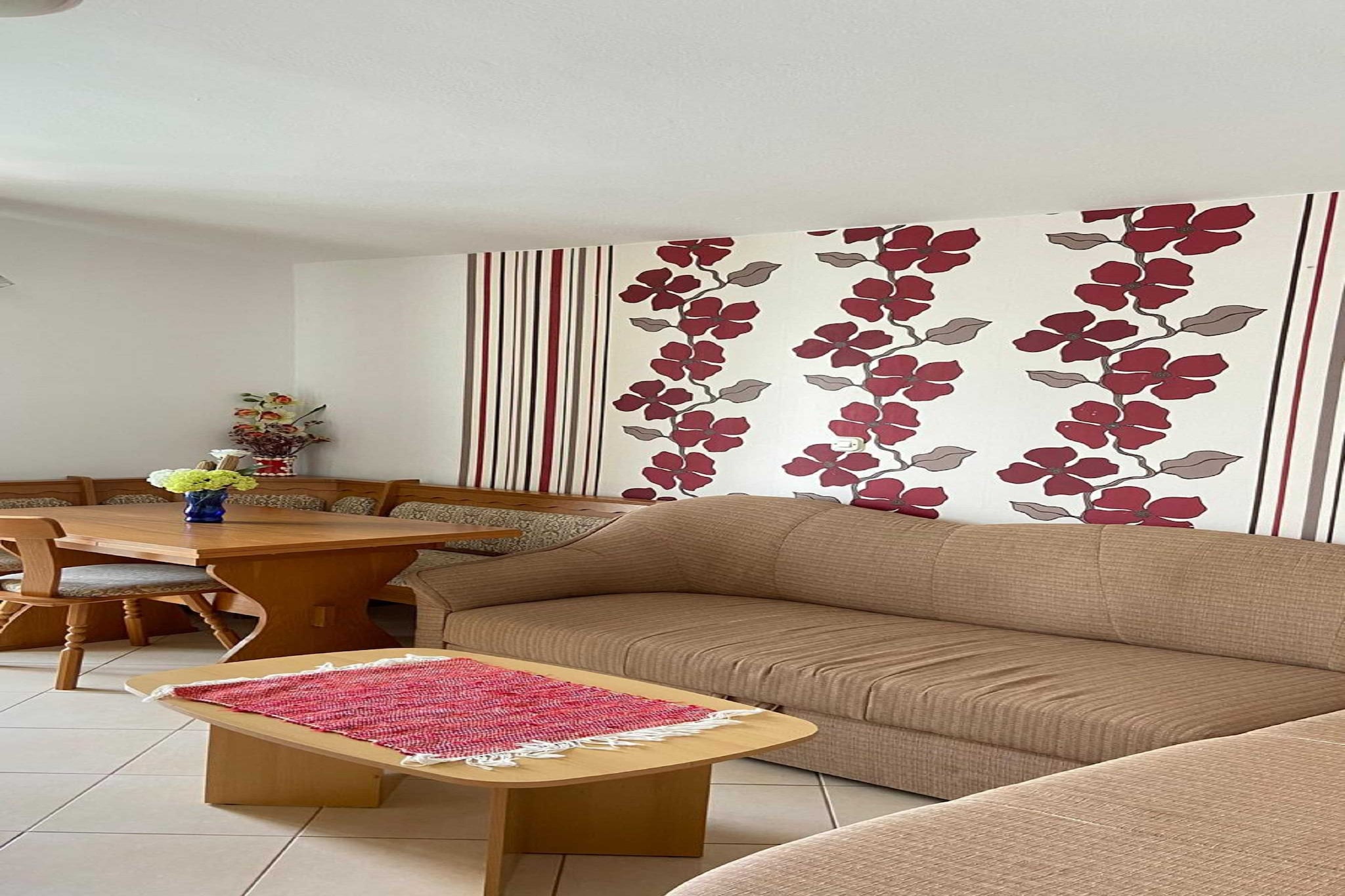 Apartments Tiho & Jelena- One Bedroom Apartment with Balcony and Sea View (Maestral)-Woonkamer