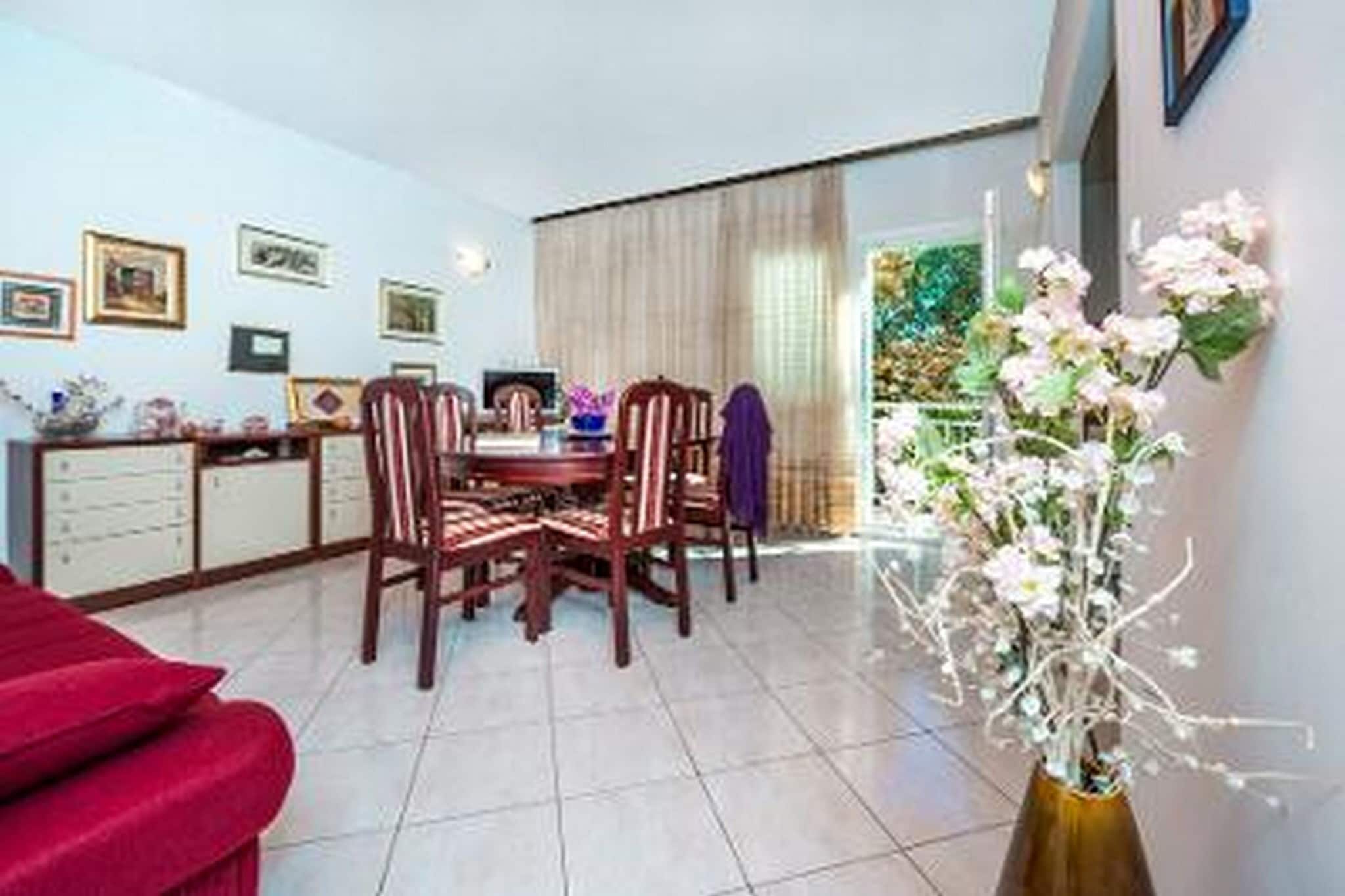 Holiday Home Lido - Three Bedroom Holiday House with Terrace