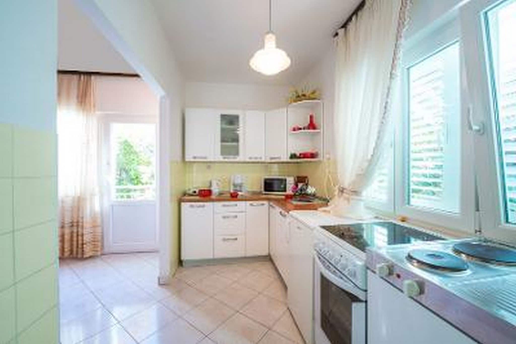 Holiday Home Lido - Three Bedroom Holiday House with Terrace