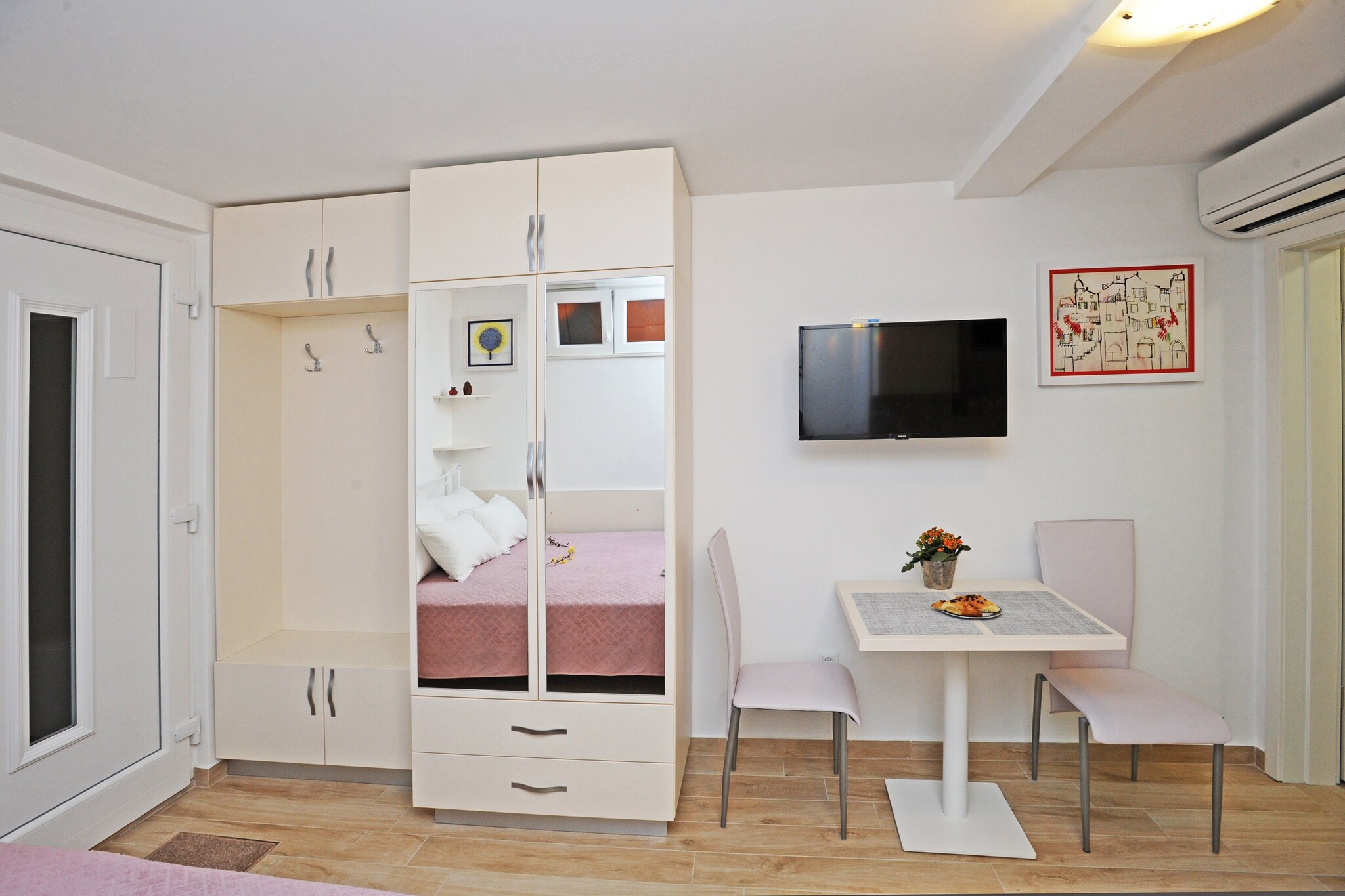 Nika Family Apartments - Basic Studio Apartment with External Terrace and Sea View (A5)