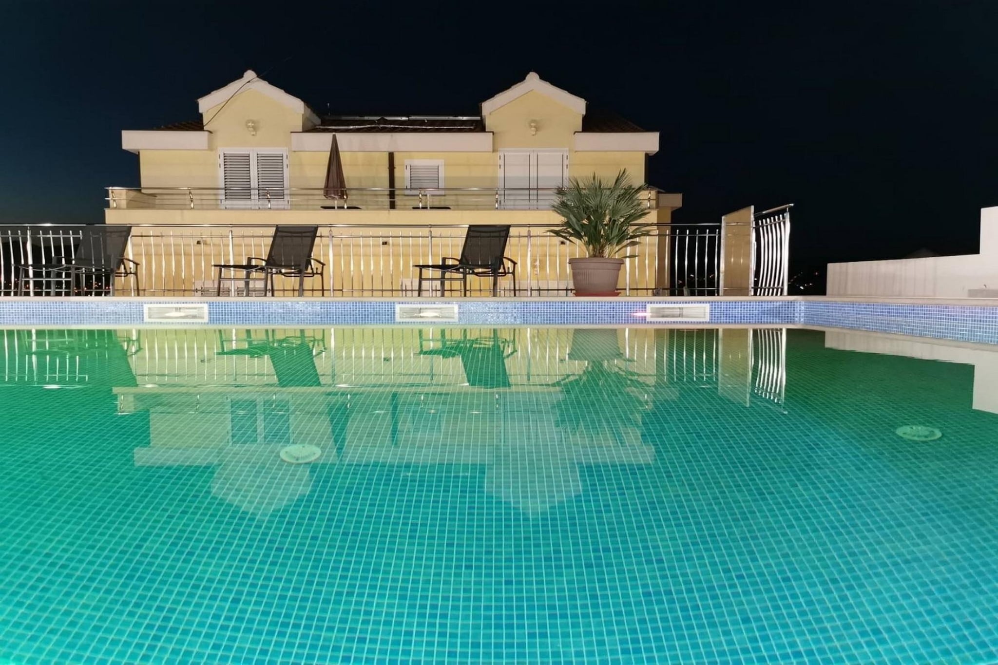 Apartments Villa Moonlight - One Bedroom Apartment with Sea View Balcony and Terrace (Sandra)-Buitenkant zomer